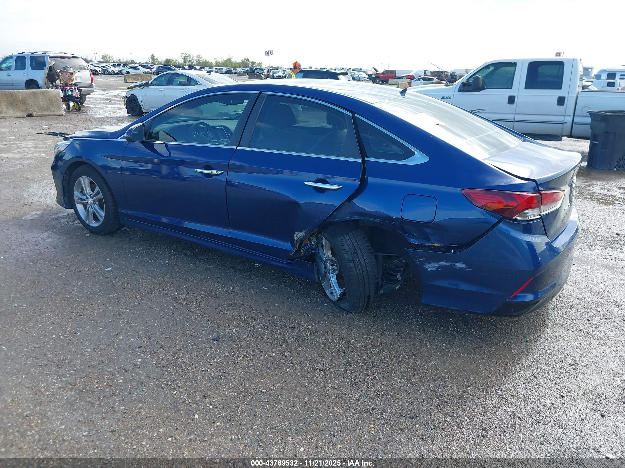 HYUNDAI SONATA image 6