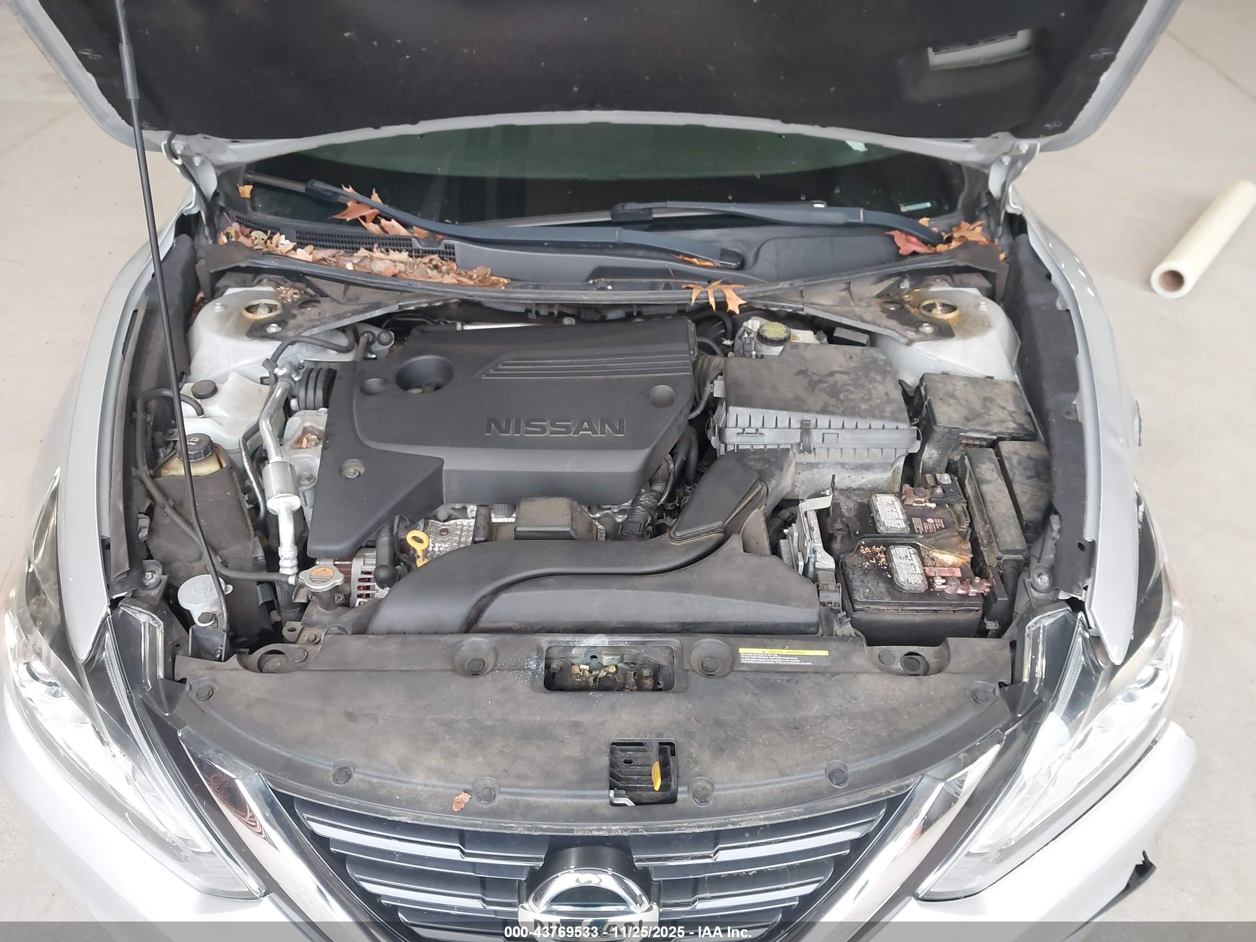 NISSAN ALTIMA image 10
