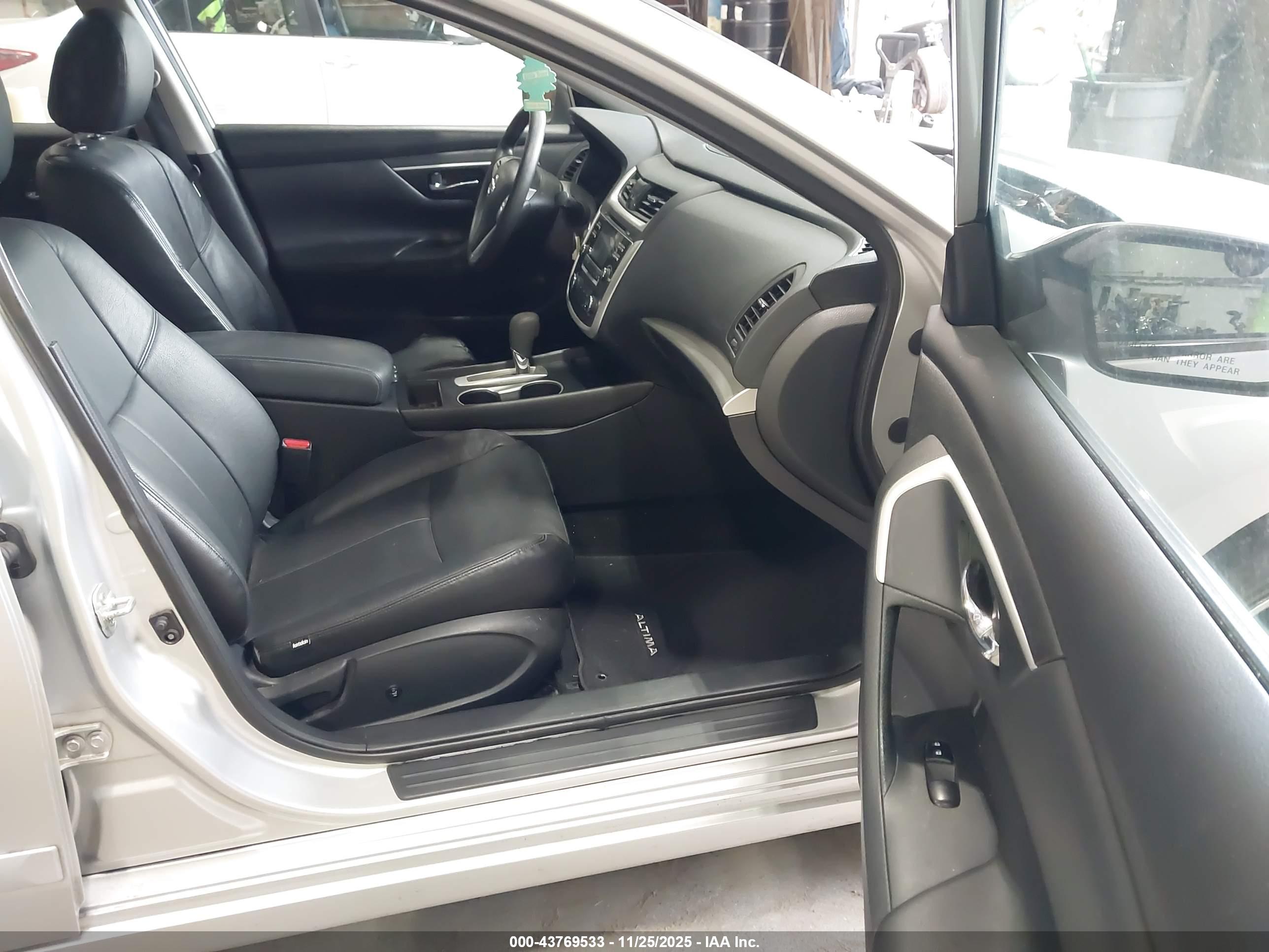 NISSAN ALTIMA image 5