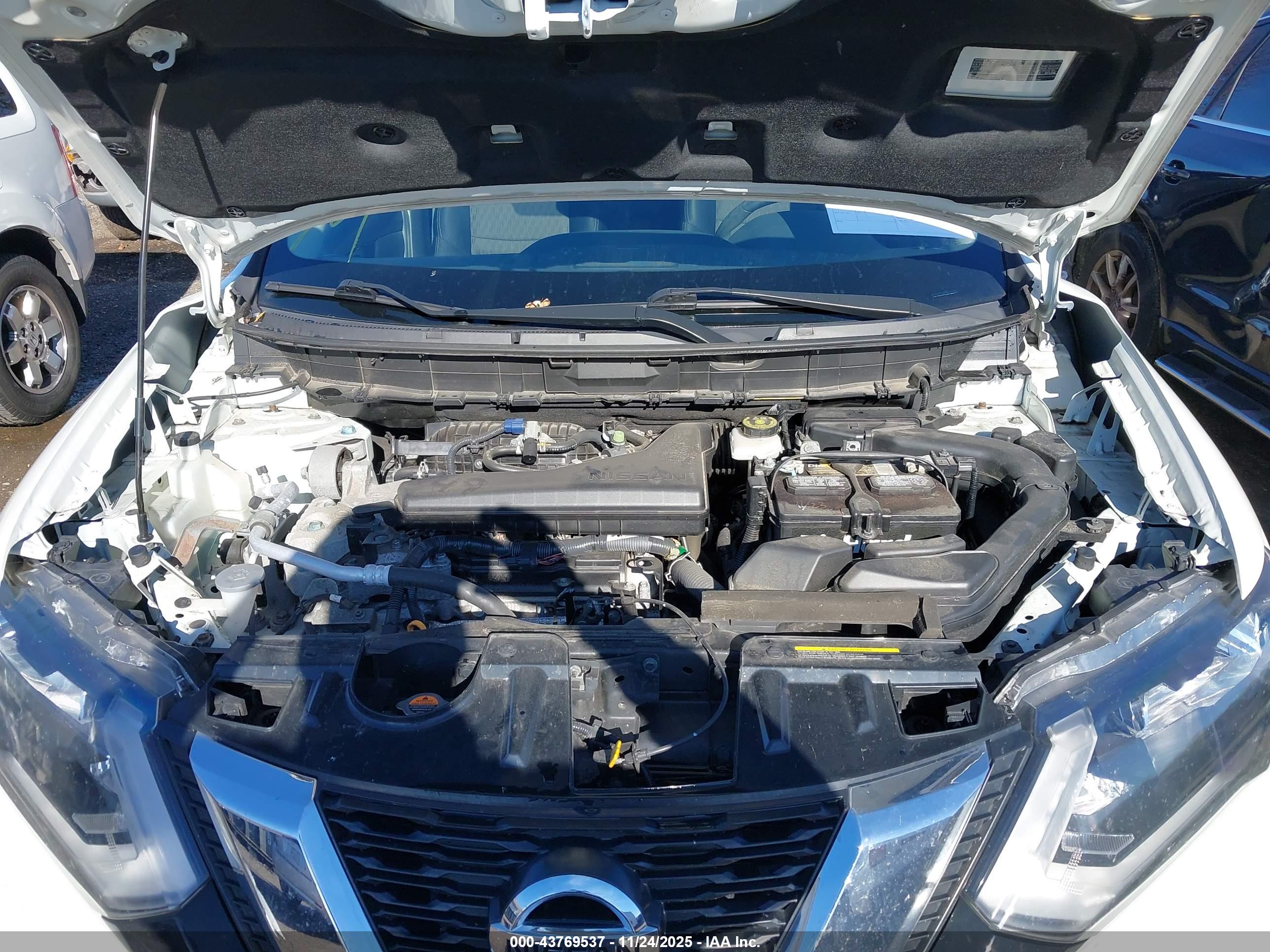 NISSAN ROGUE image 10