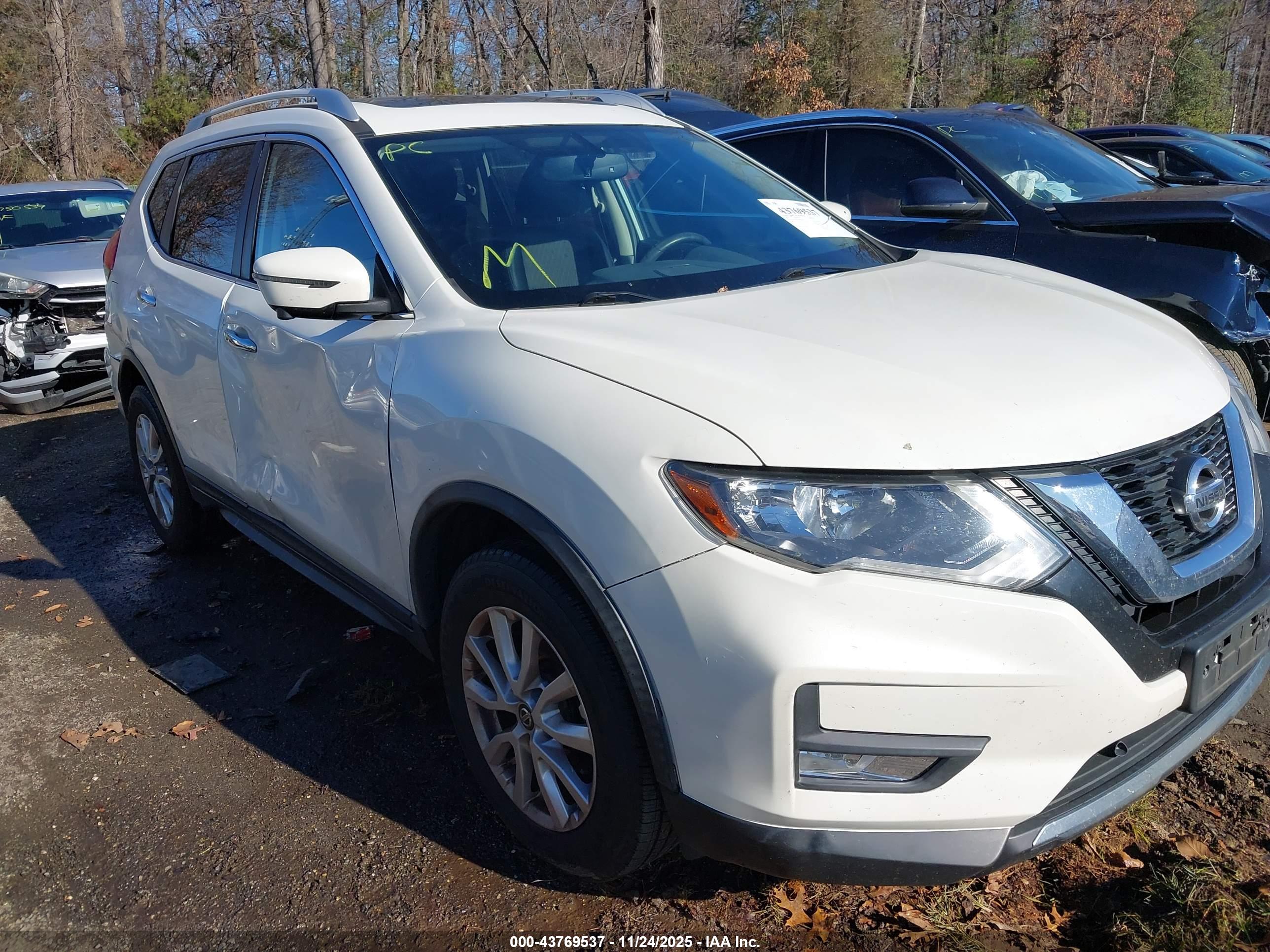NISSAN ROGUE image 6