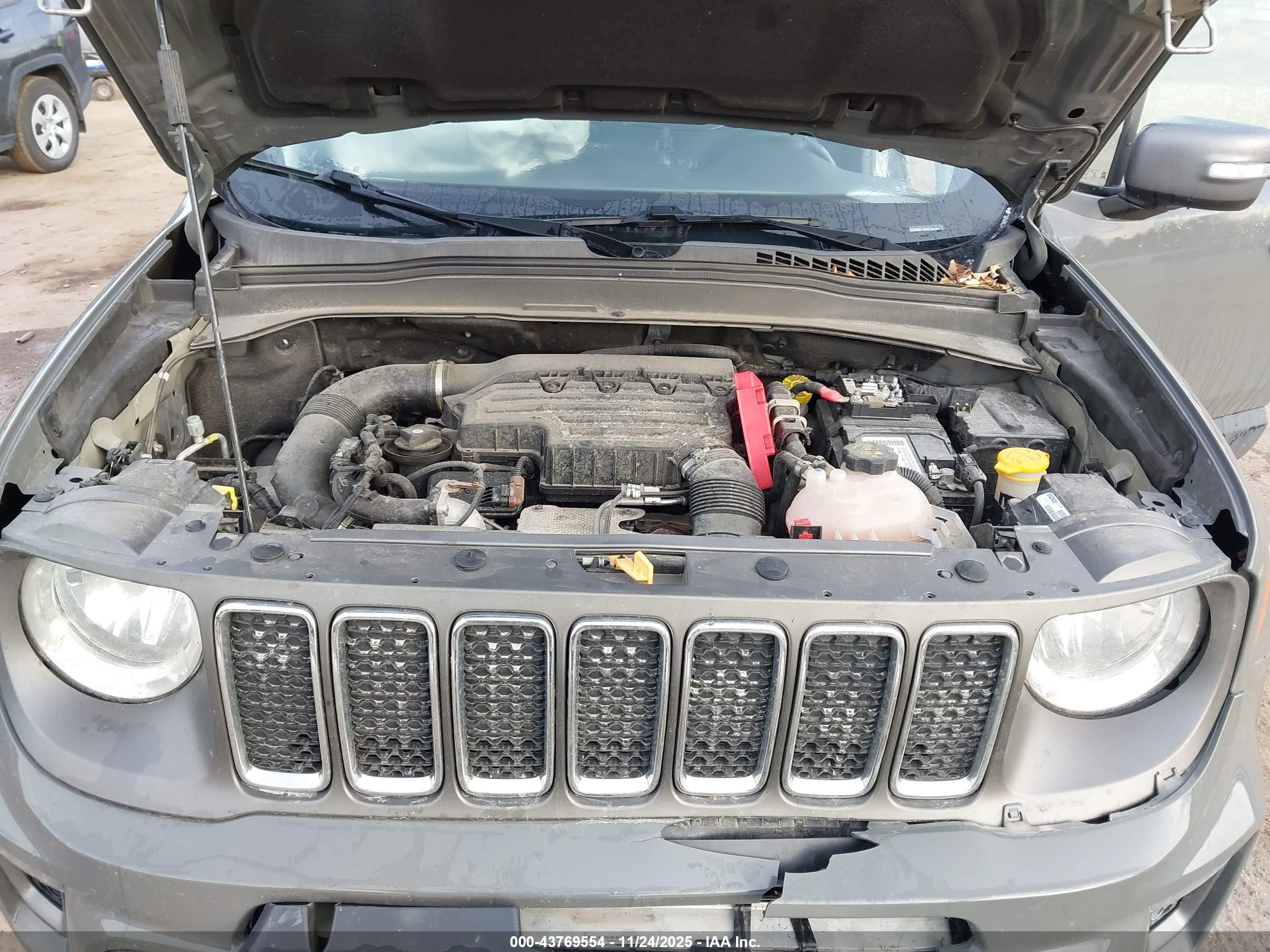JEEP RENEGADE image 10