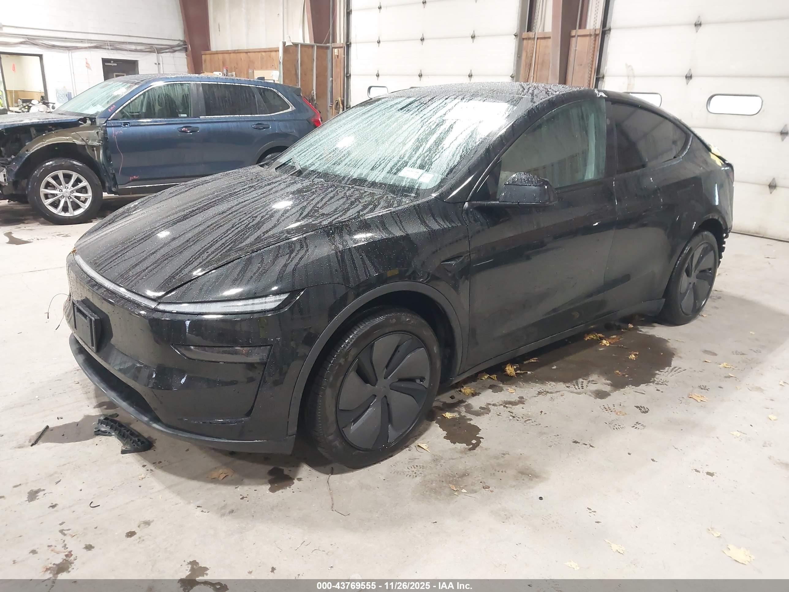 TESLA MODEL image 2