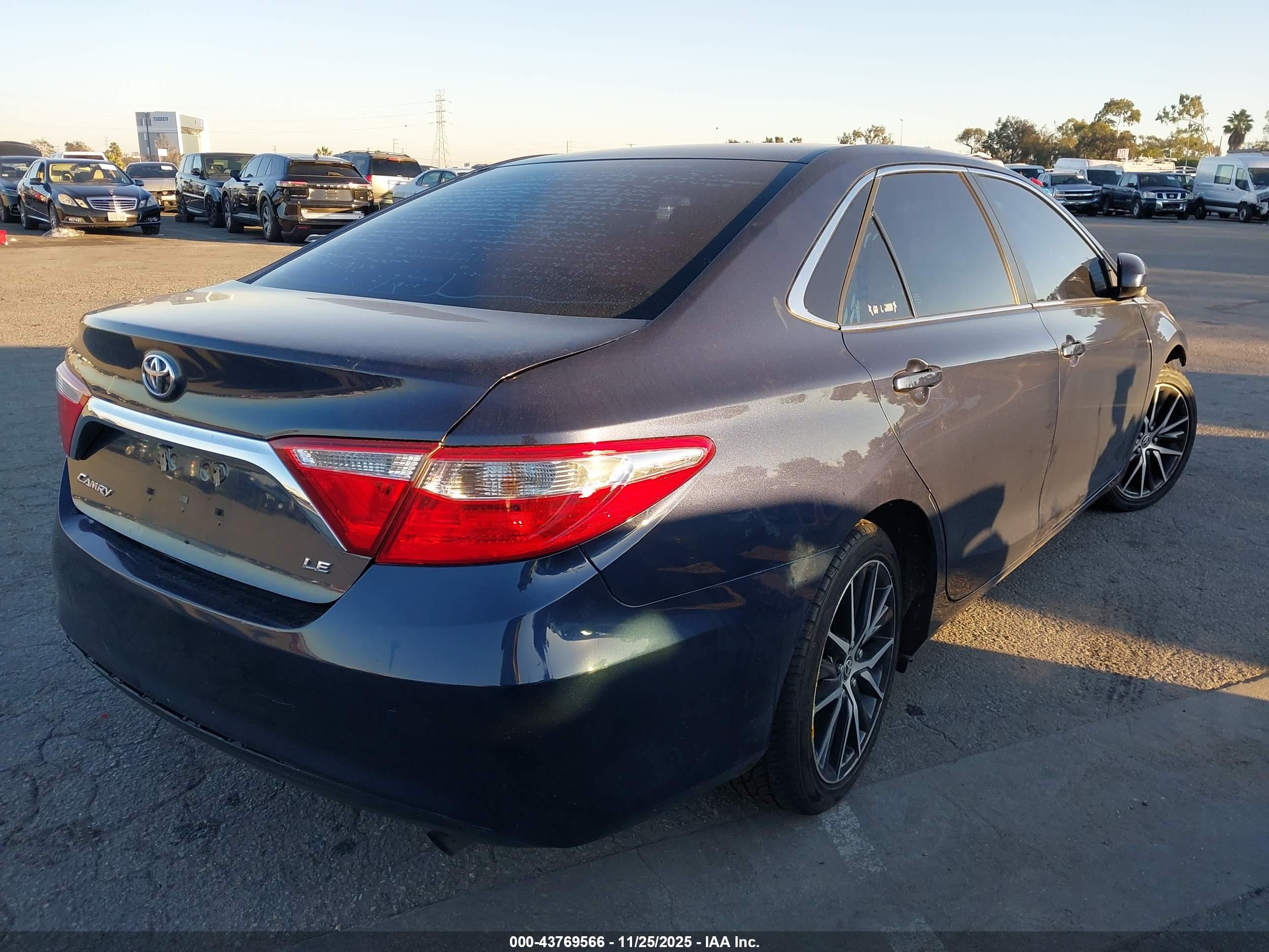 TOYOTA CAMRY image 4