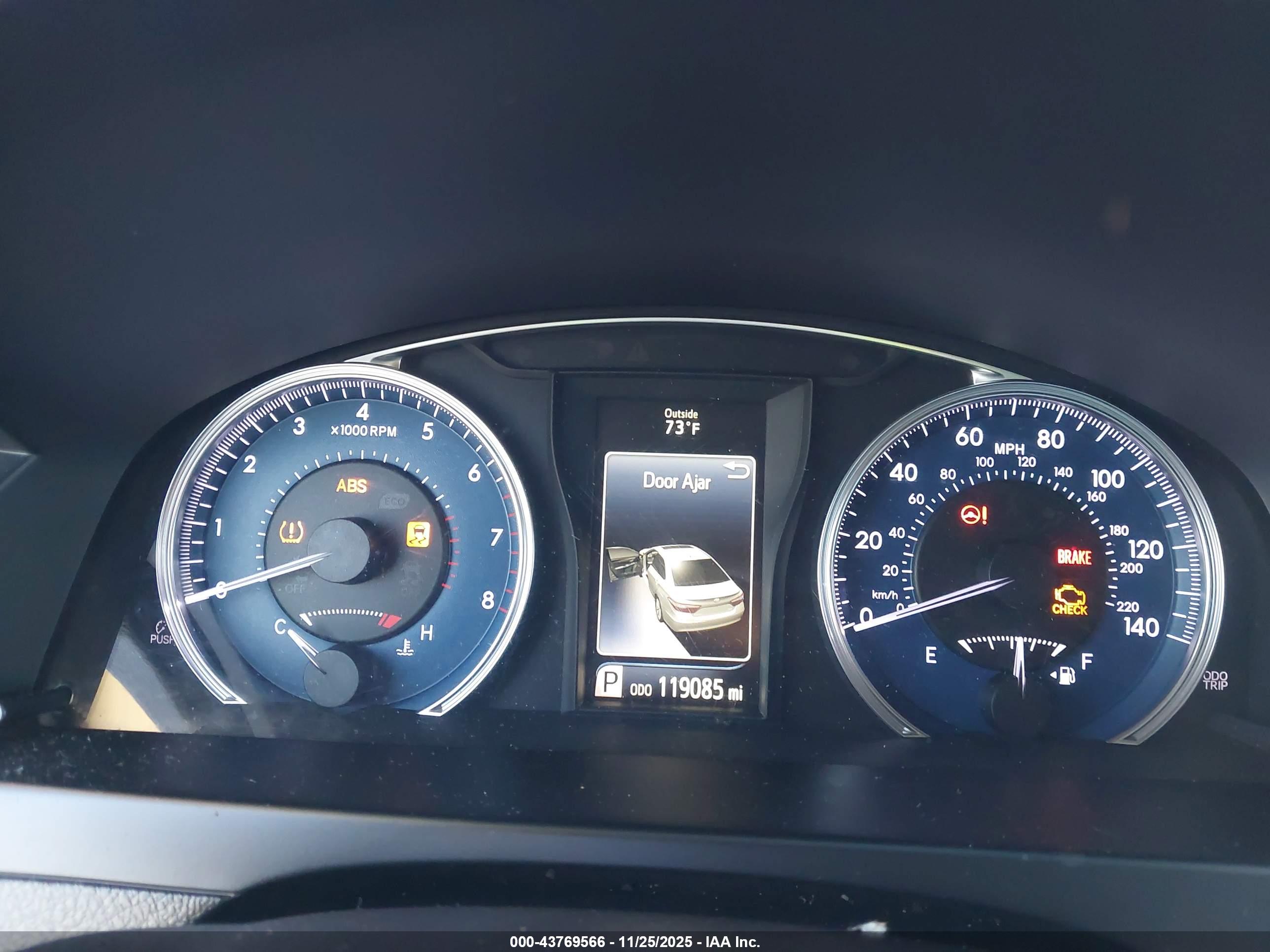 TOYOTA CAMRY image 7