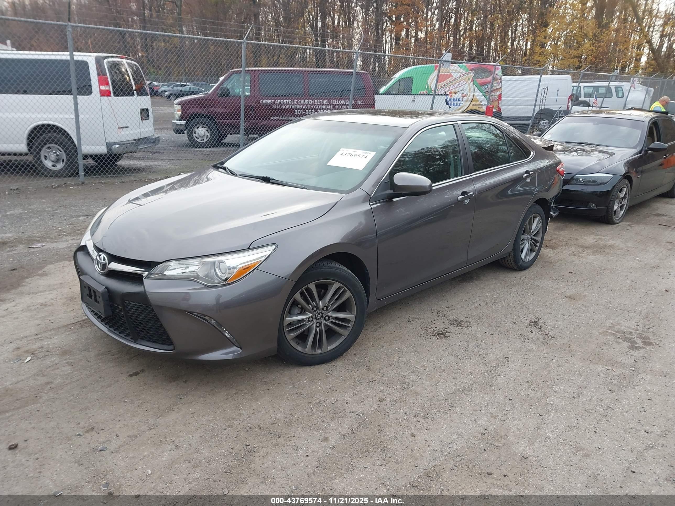 TOYOTA CAMRY image 2