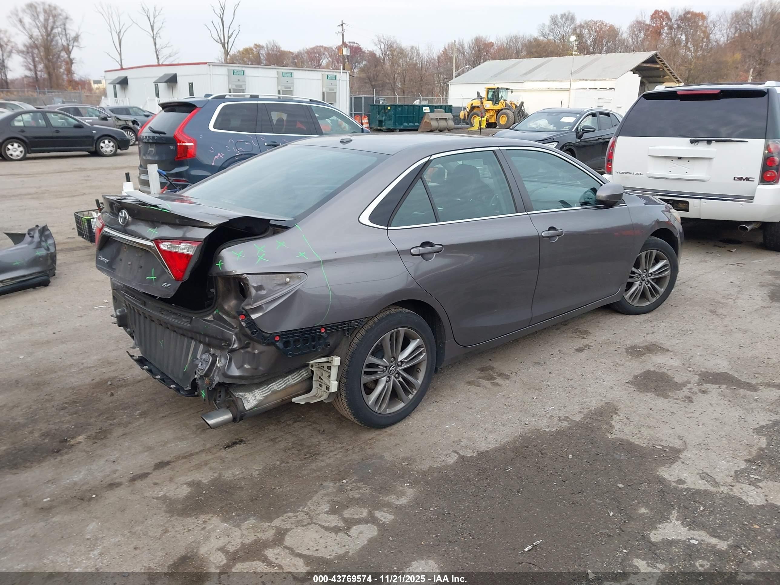 TOYOTA CAMRY image 4