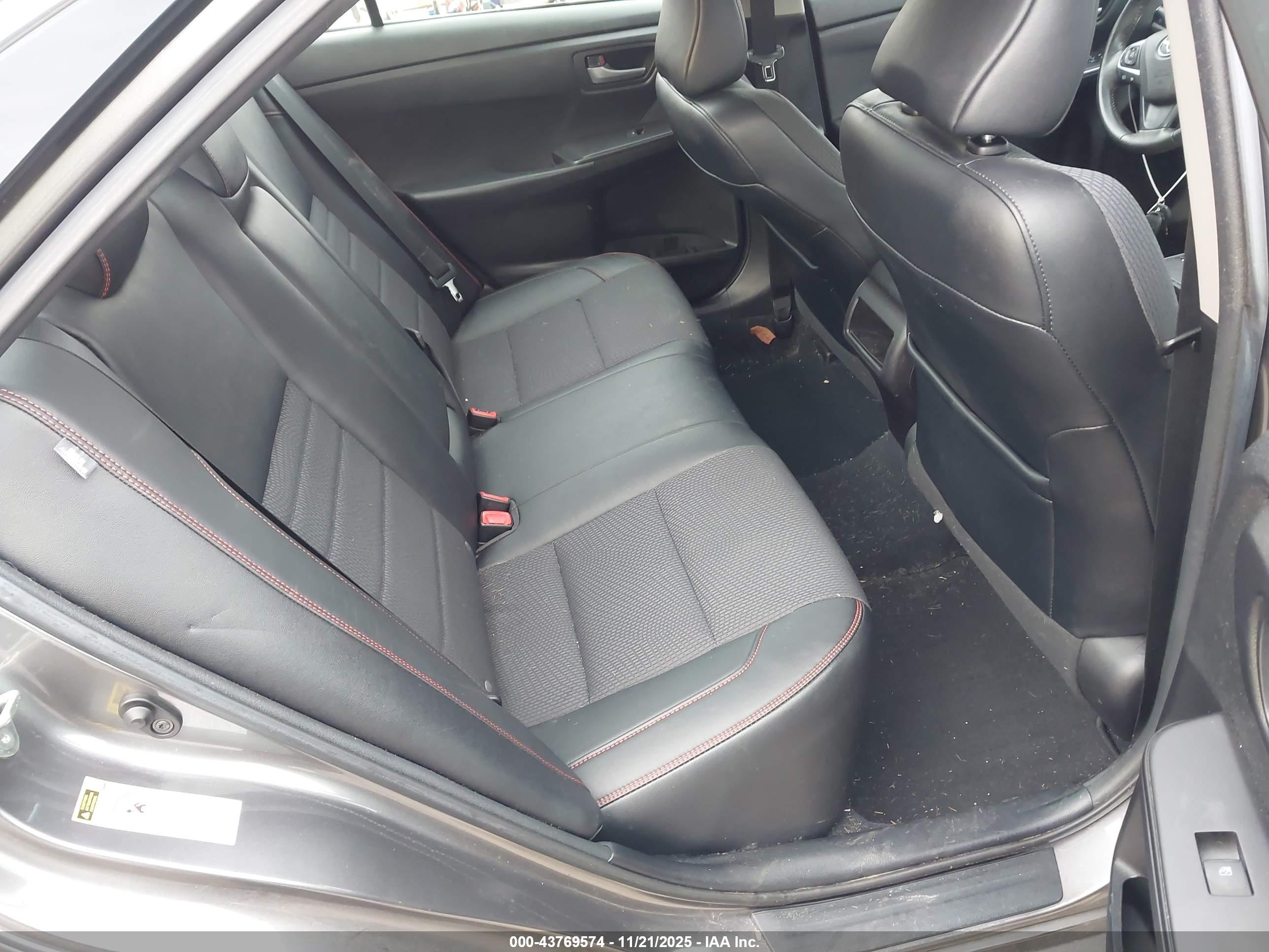 TOYOTA CAMRY image 8