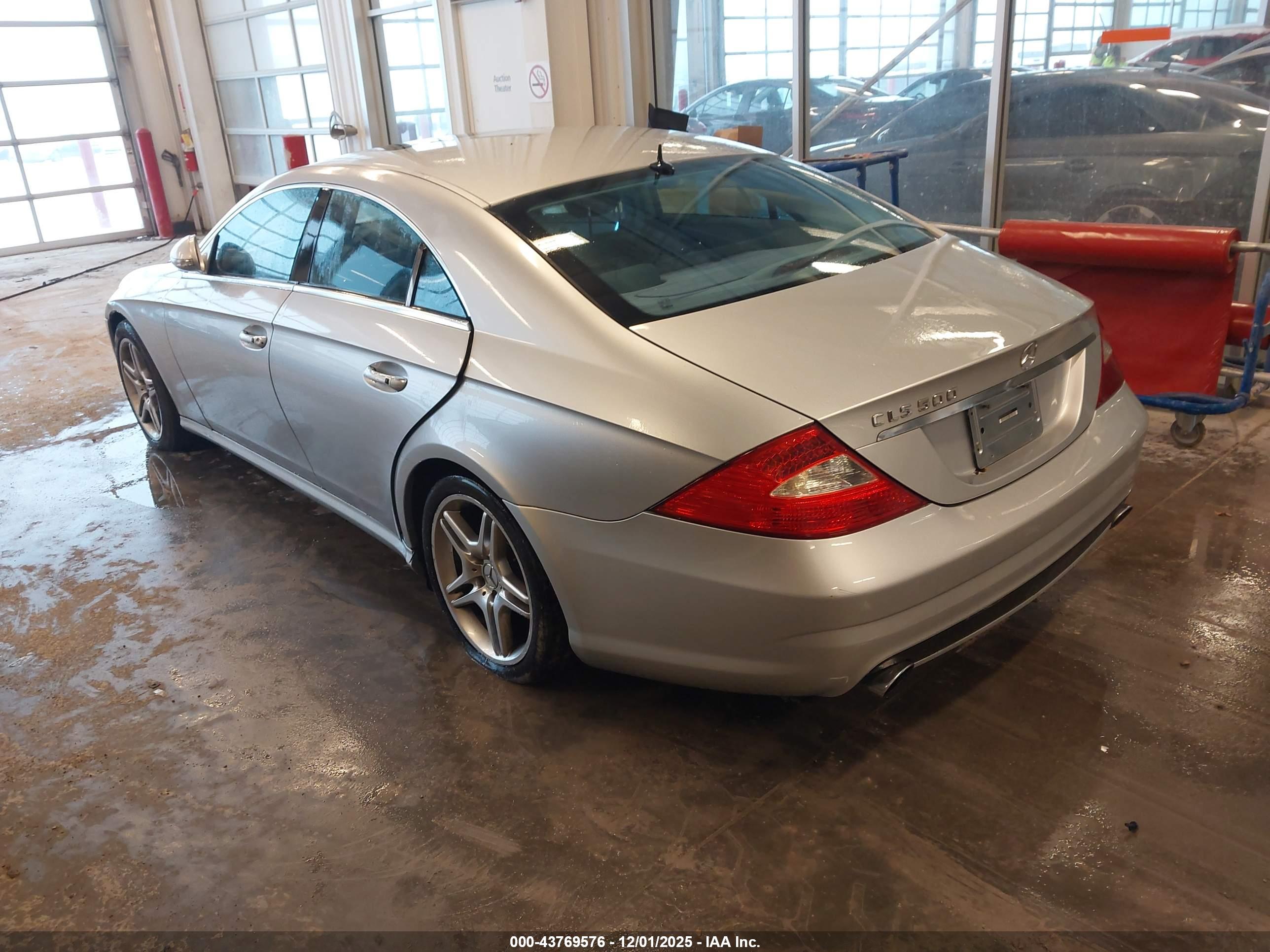 MERCEDES-BENZ CLS image 3