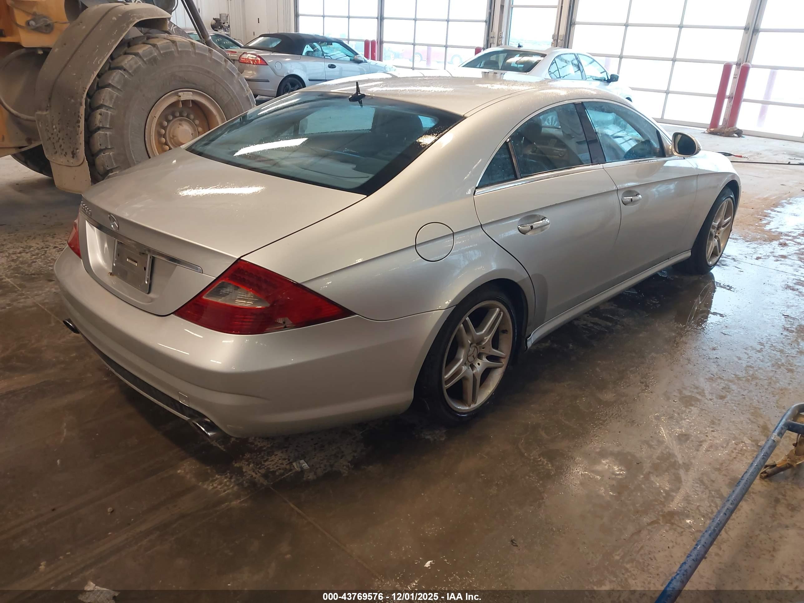 MERCEDES-BENZ CLS image 4
