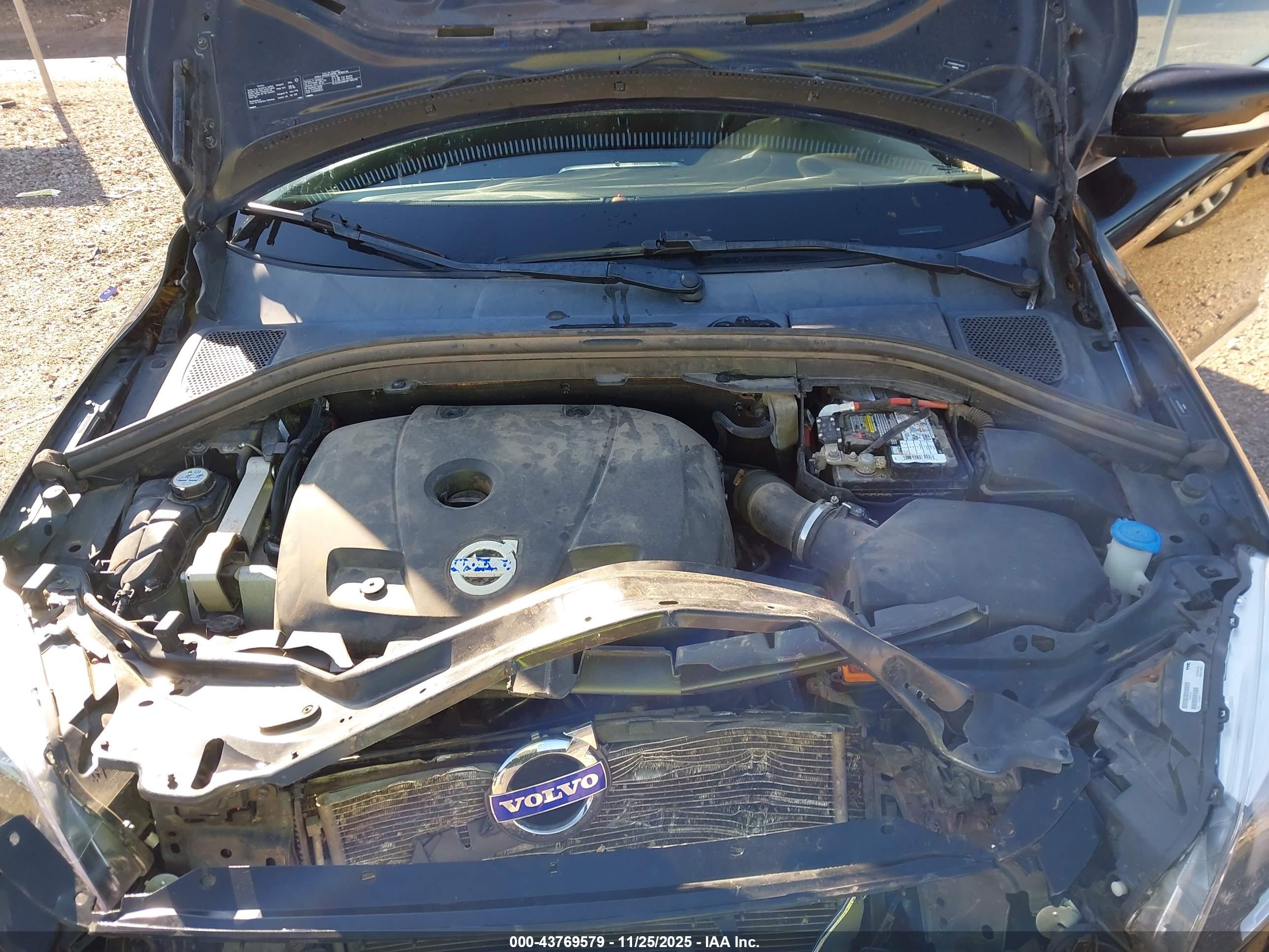 VOLVO XC60 image 10