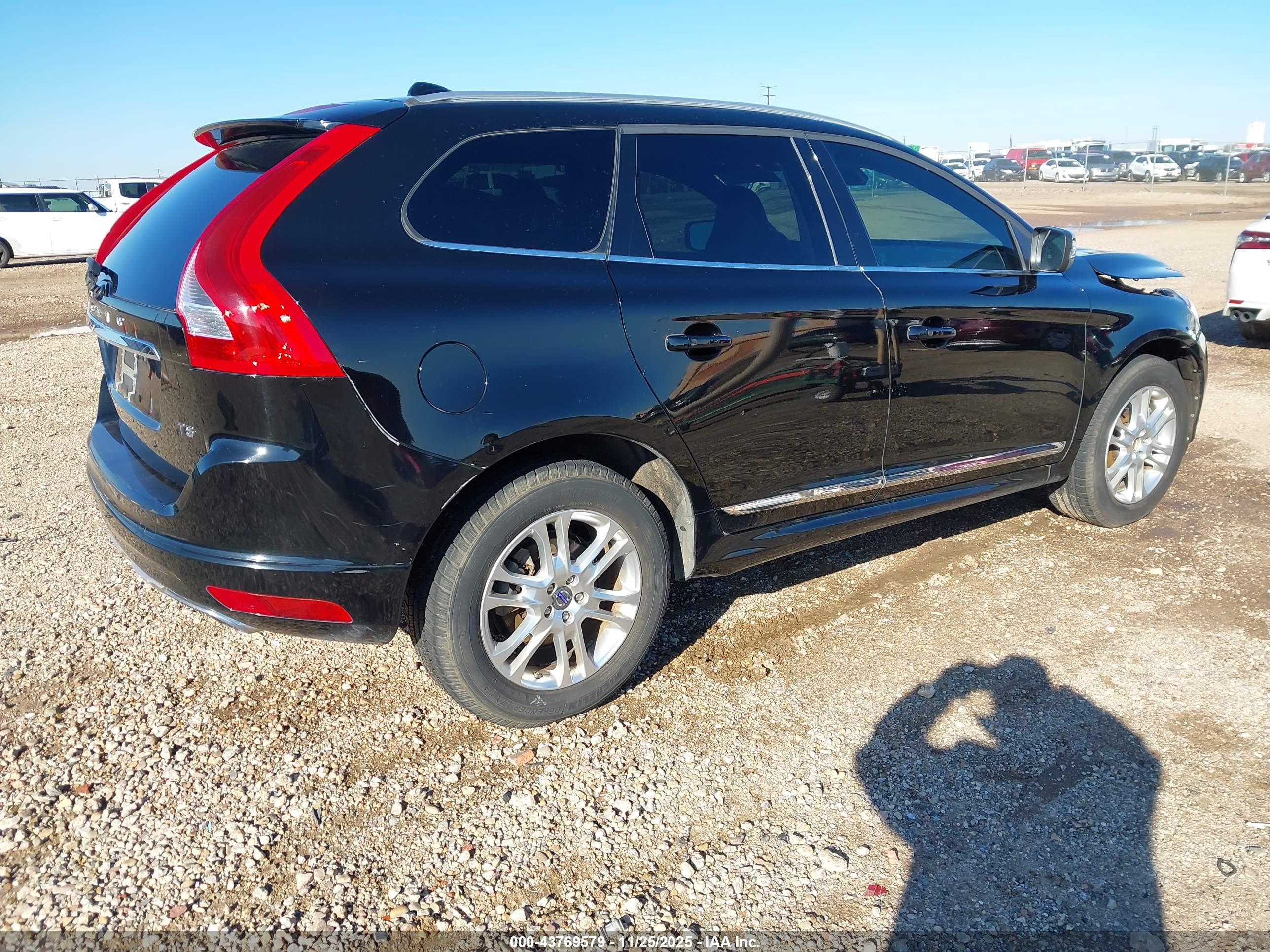 VOLVO XC60 image 4