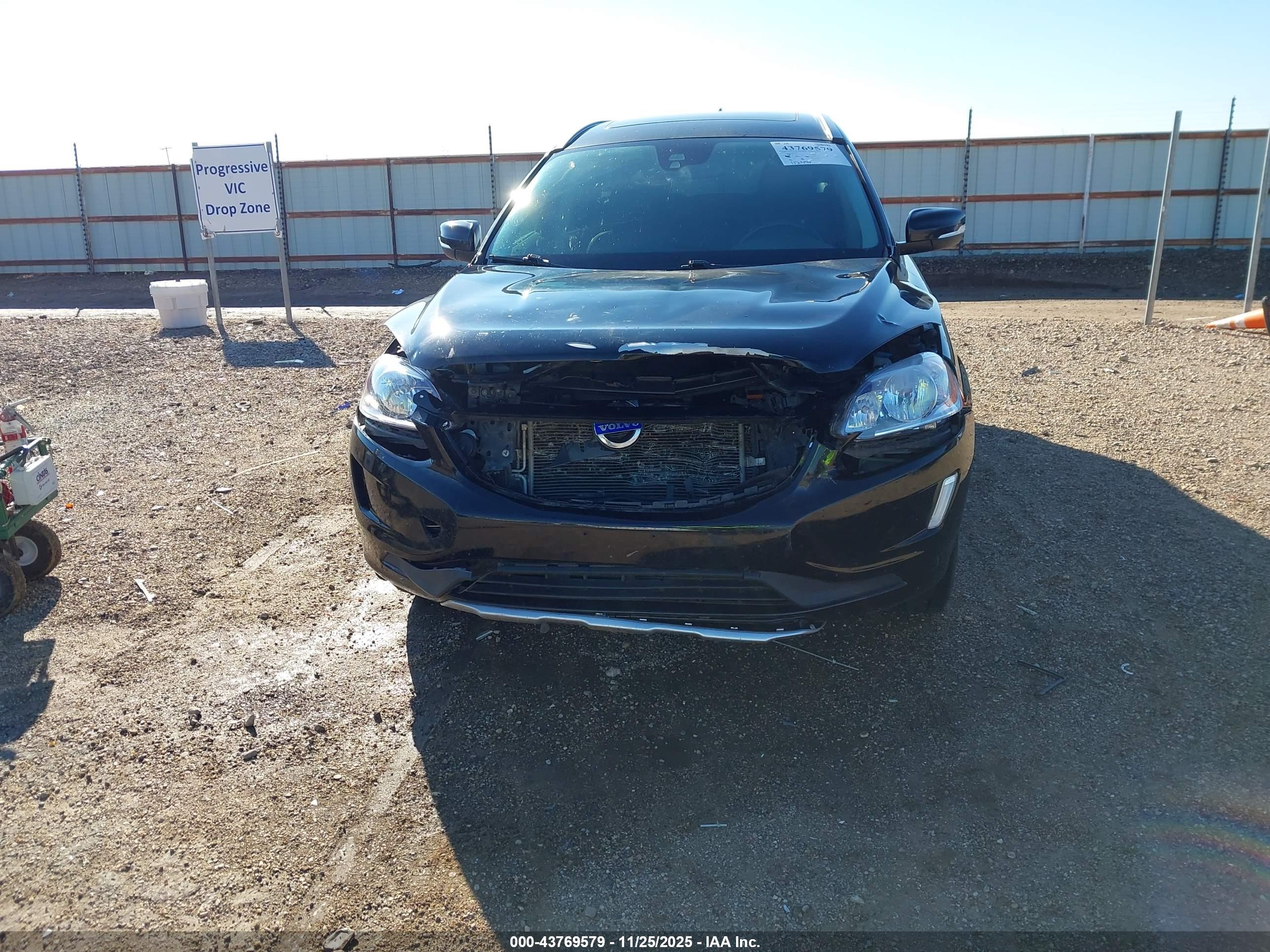 VOLVO XC60 image 6