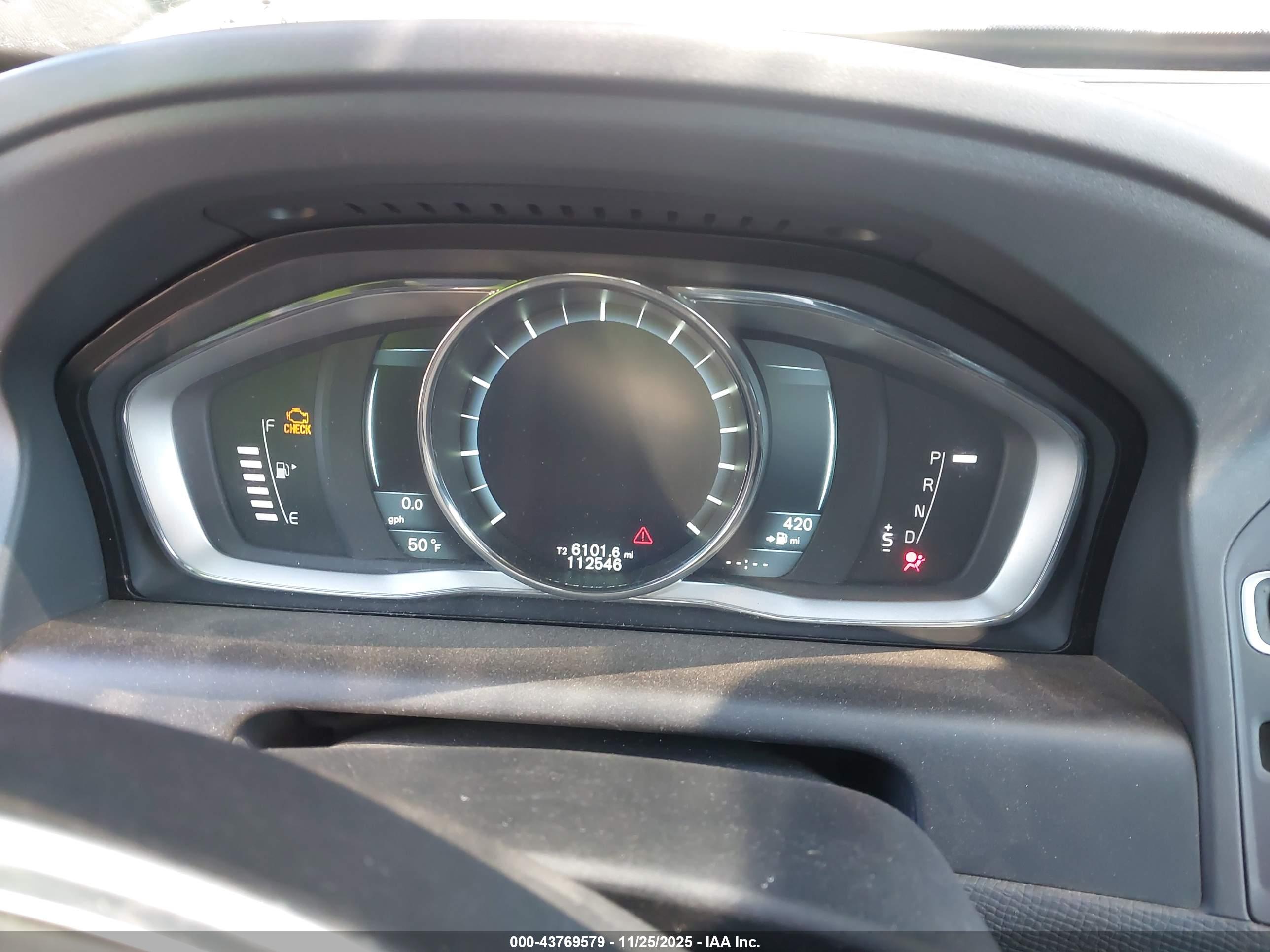 VOLVO XC60 image 7