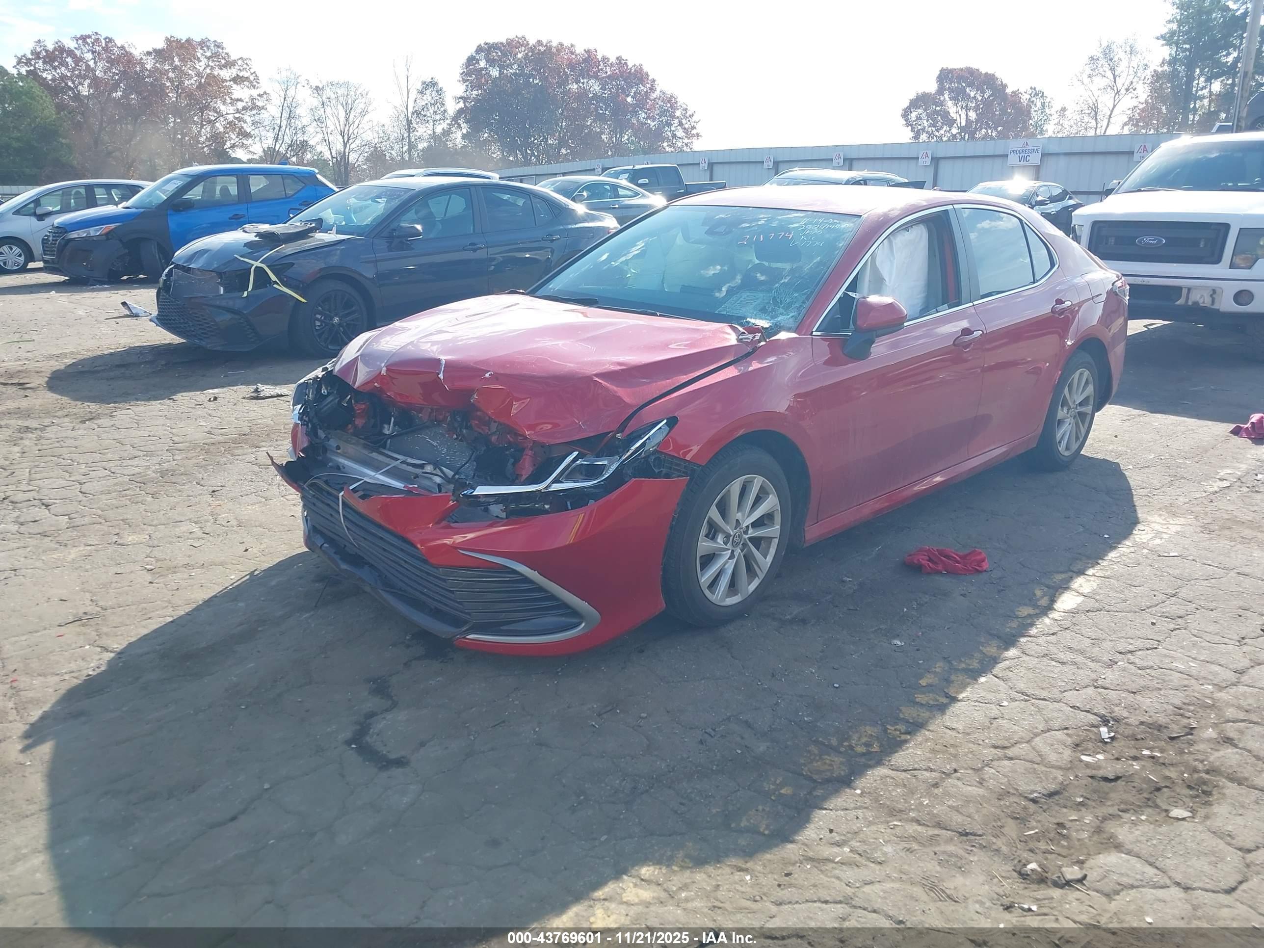 TOYOTA CAMRY image 2