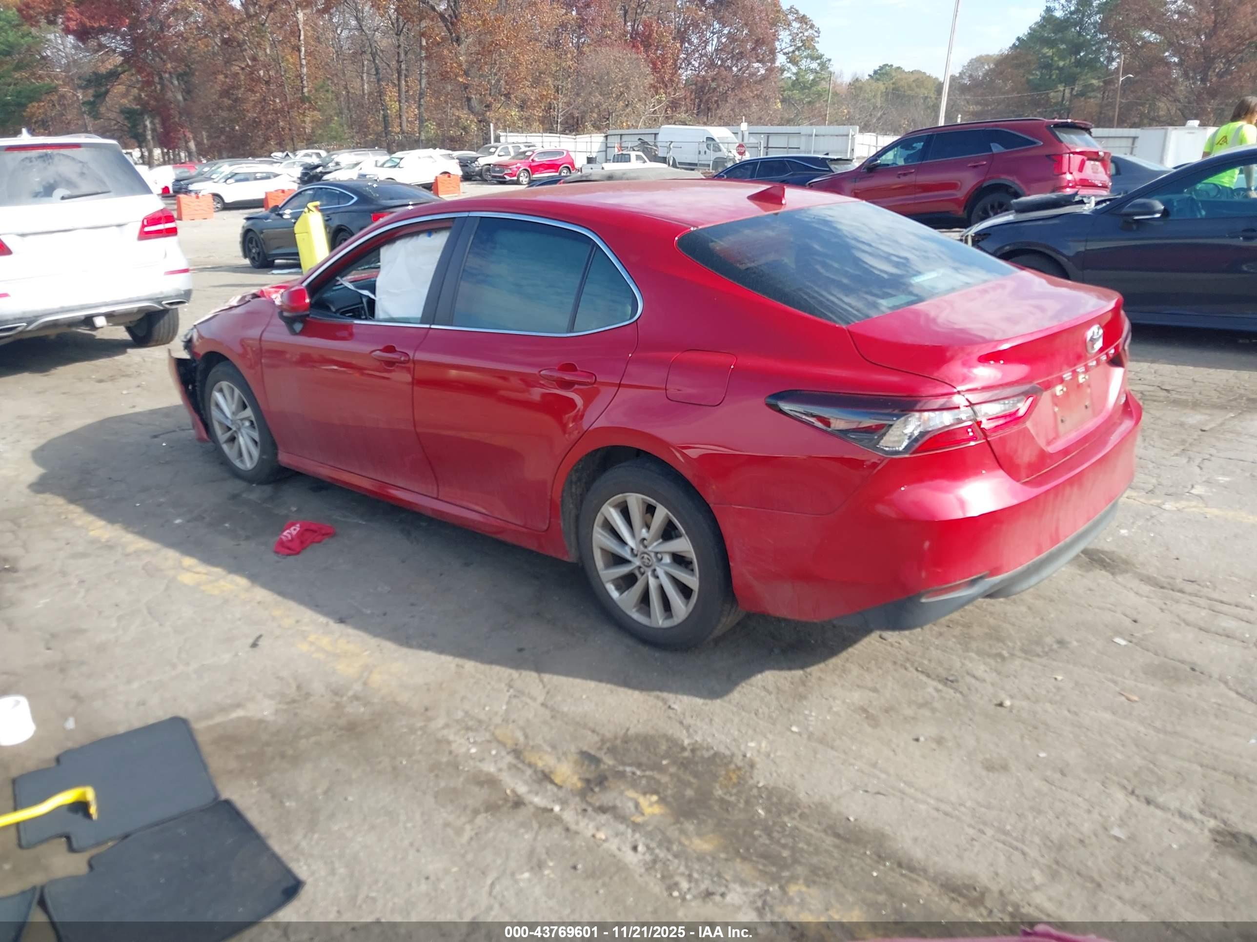 TOYOTA CAMRY image 3