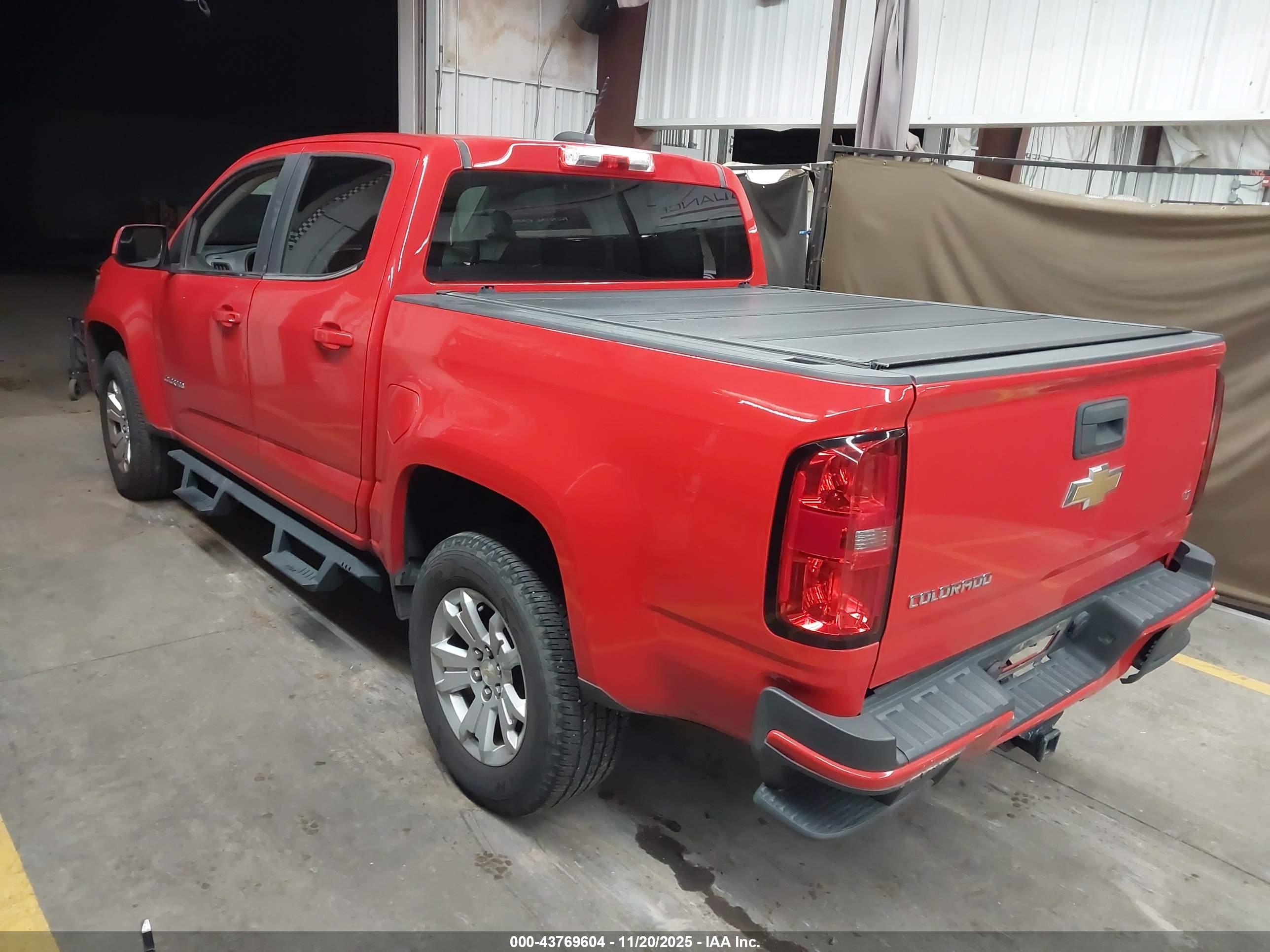 CHEVROLET COLORADO image 3