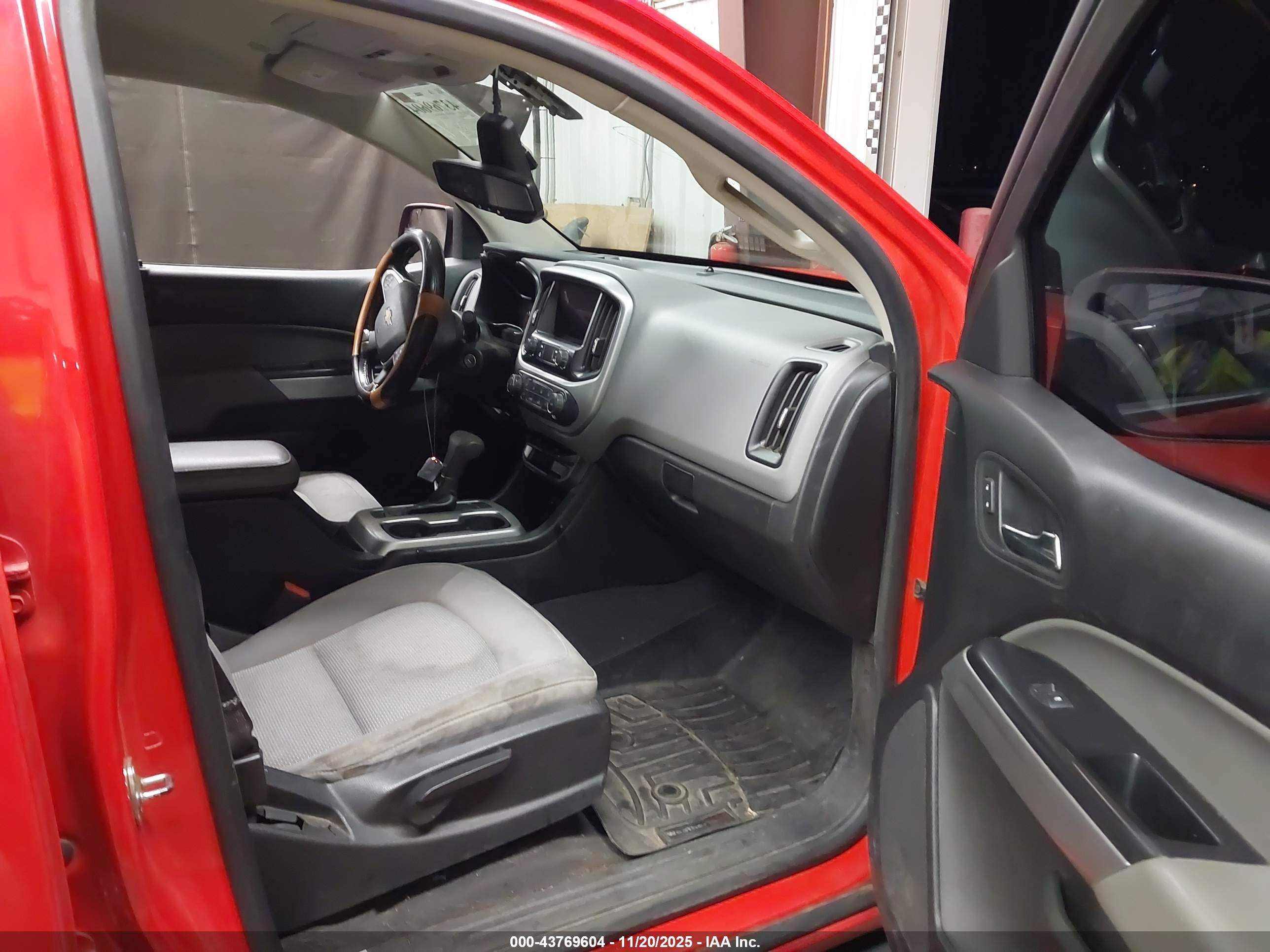 CHEVROLET COLORADO image 5