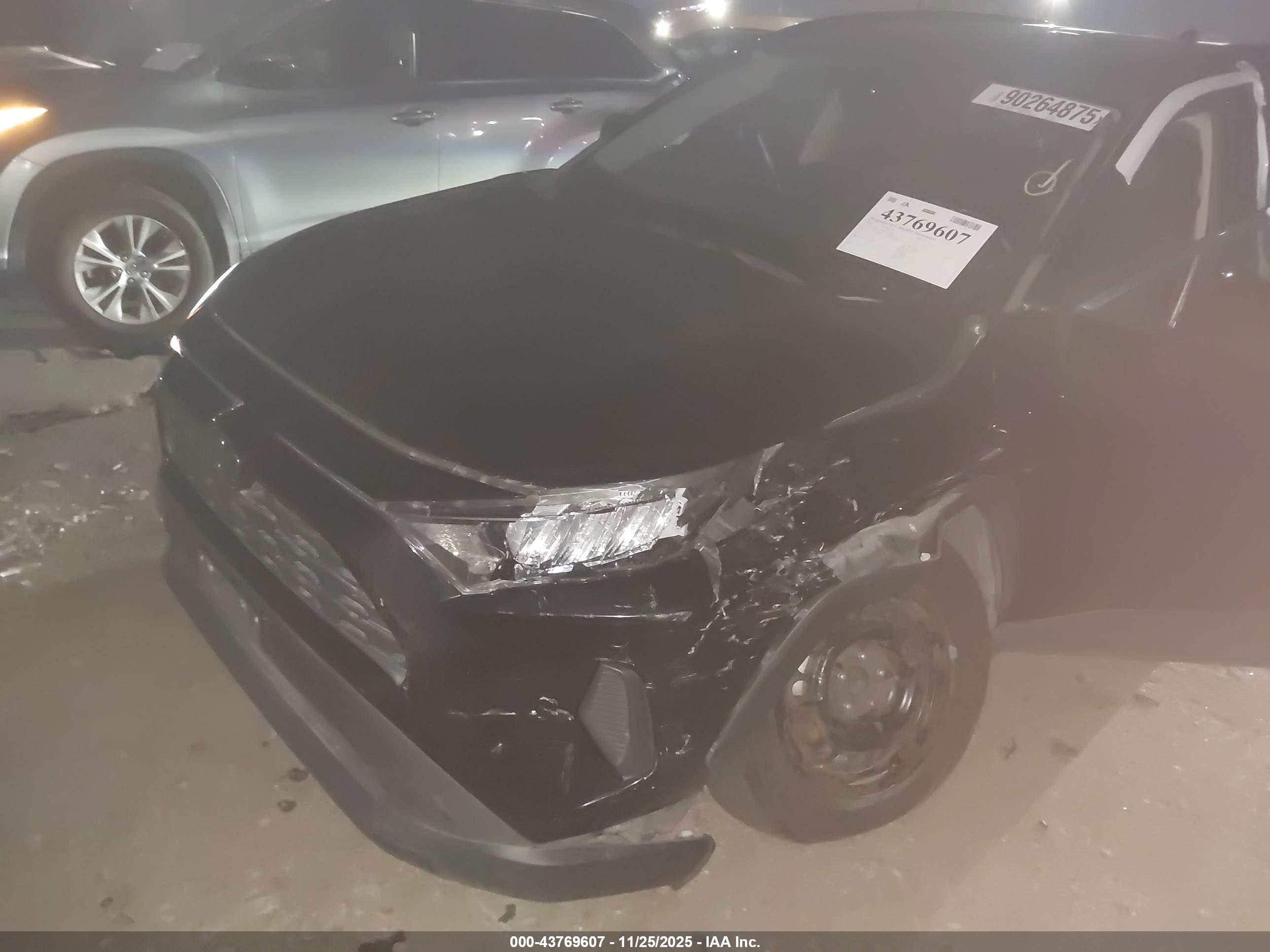 TOYOTA RAV4 image 6