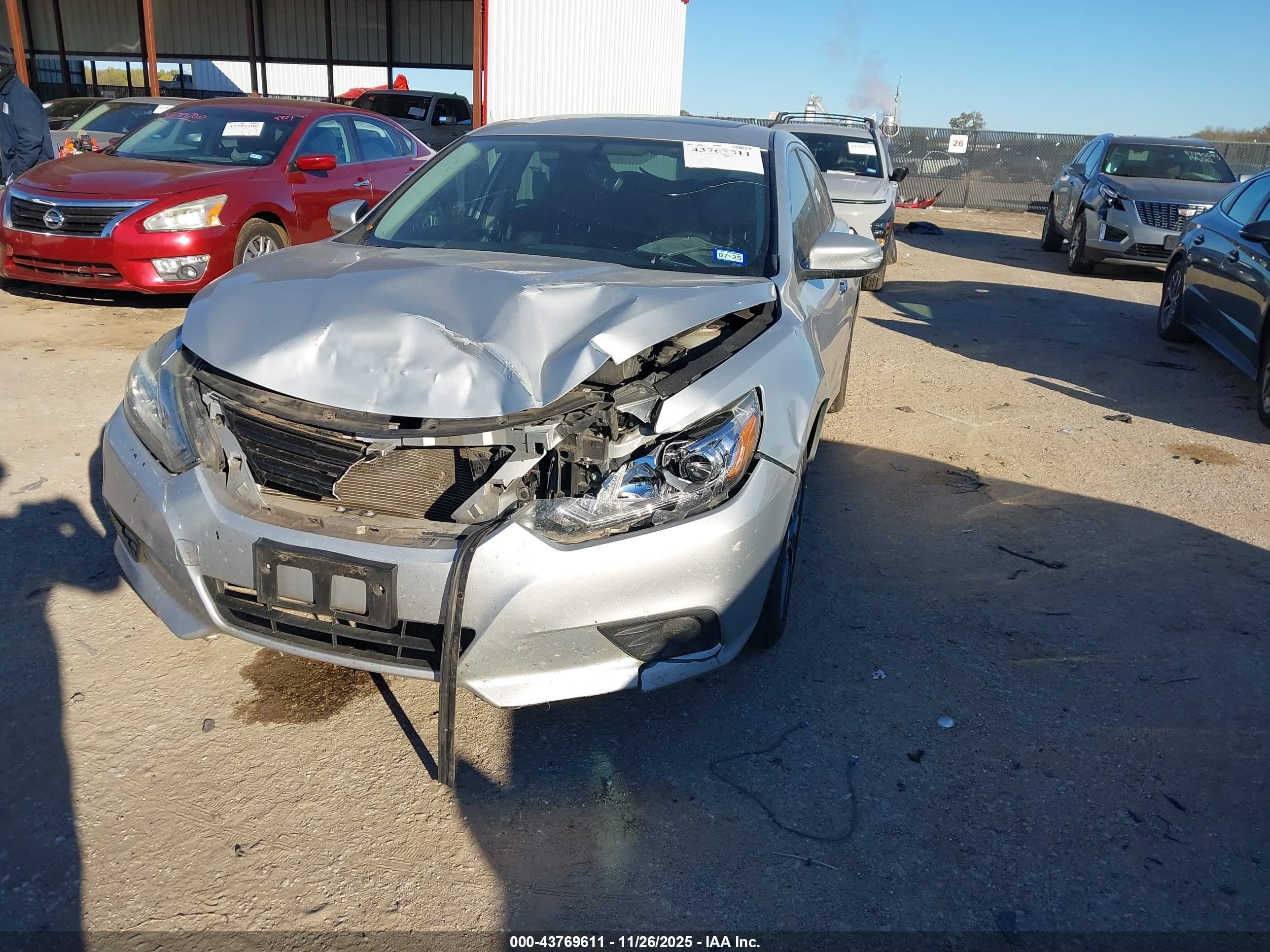 NISSAN ALTIMA image 2