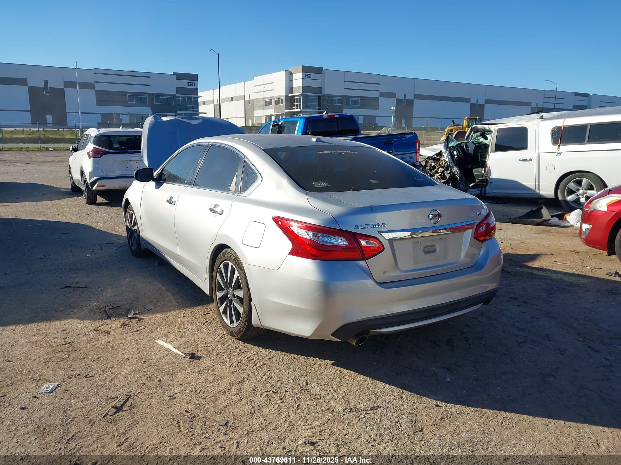 NISSAN ALTIMA image 3