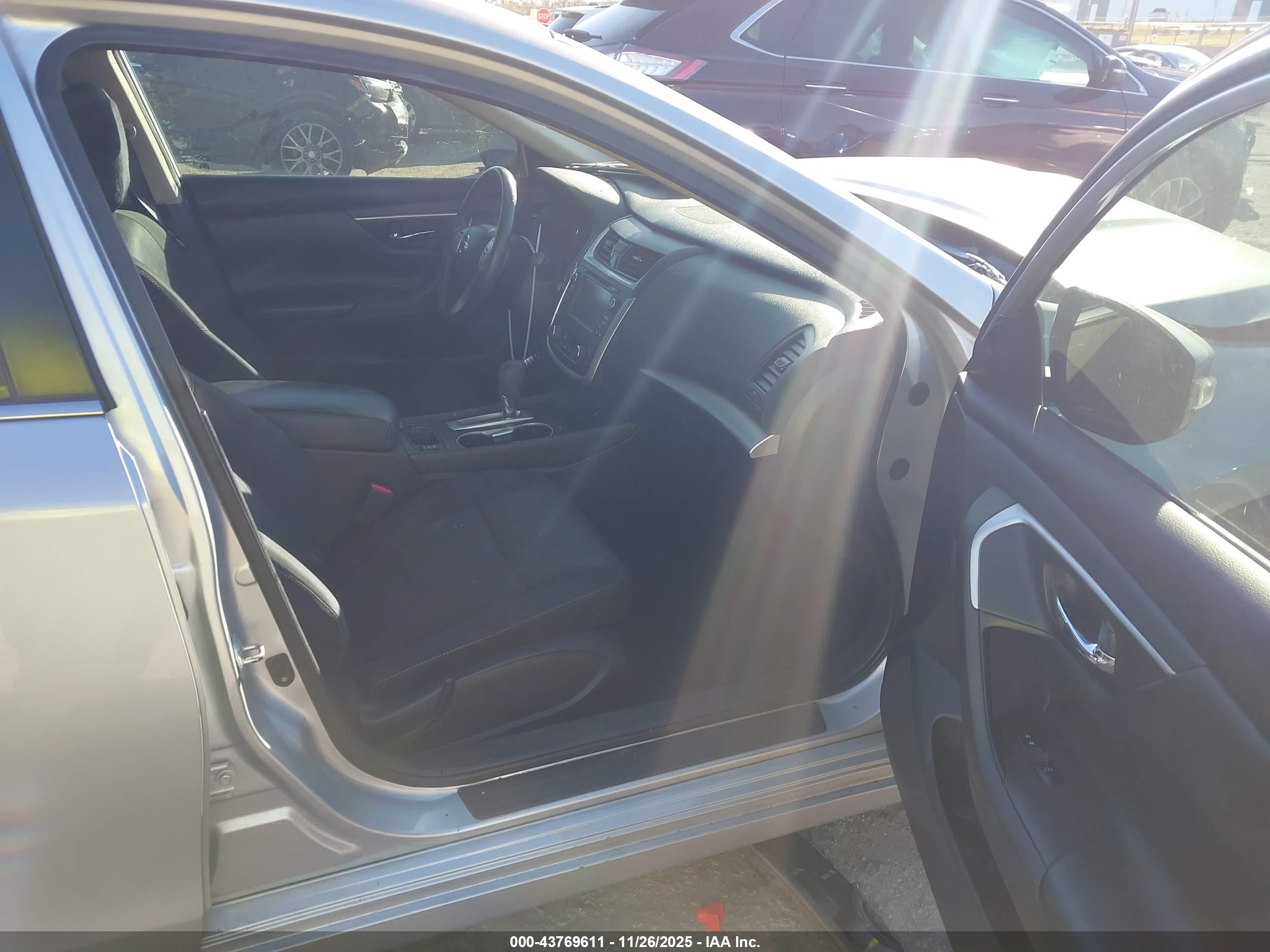 NISSAN ALTIMA image 5