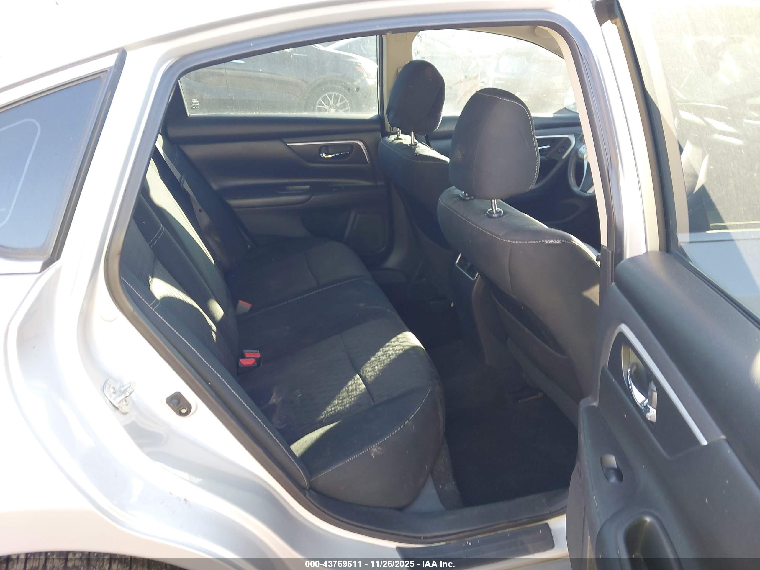 NISSAN ALTIMA image 8