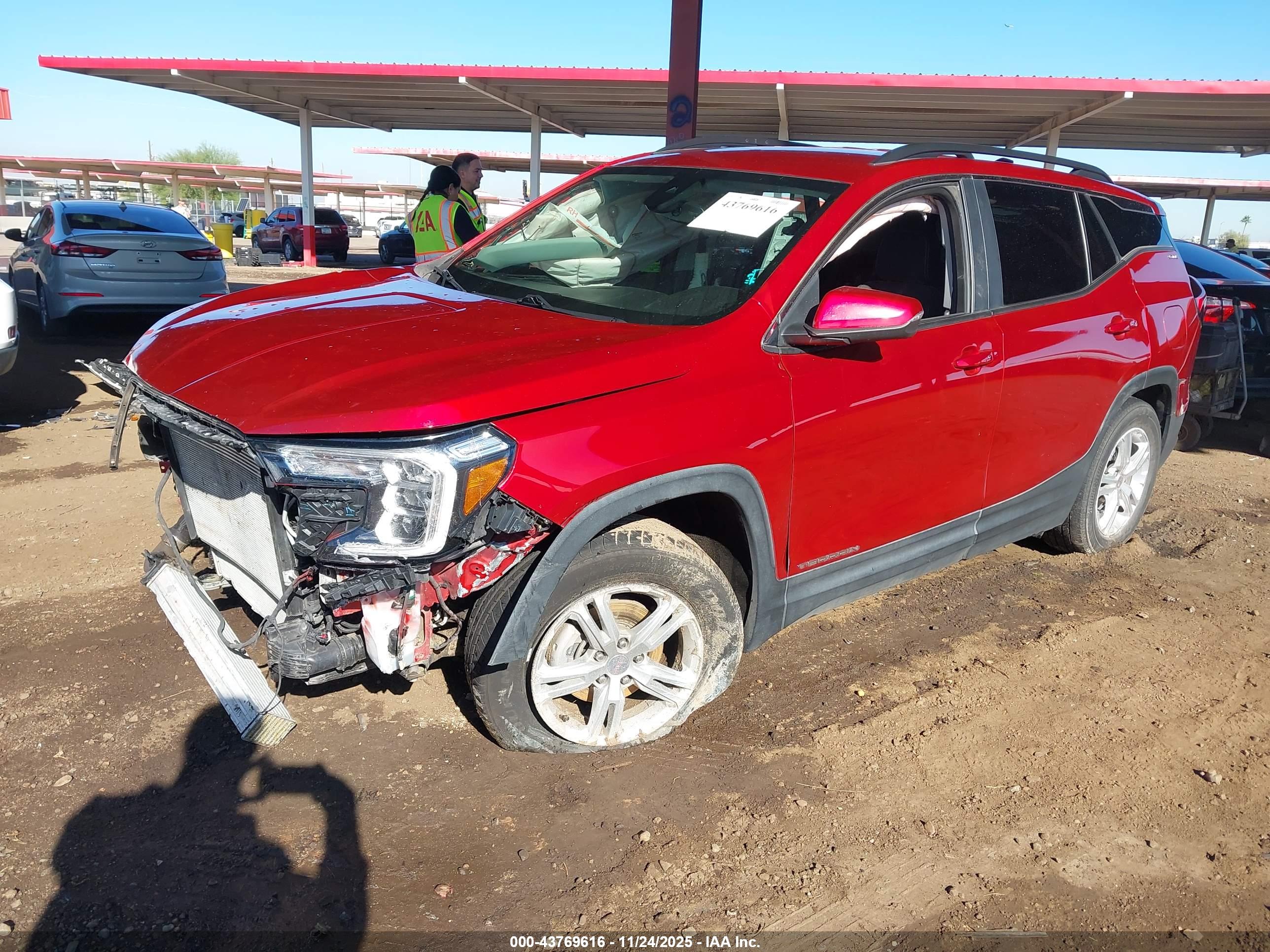 GMC TERRAIN image 2