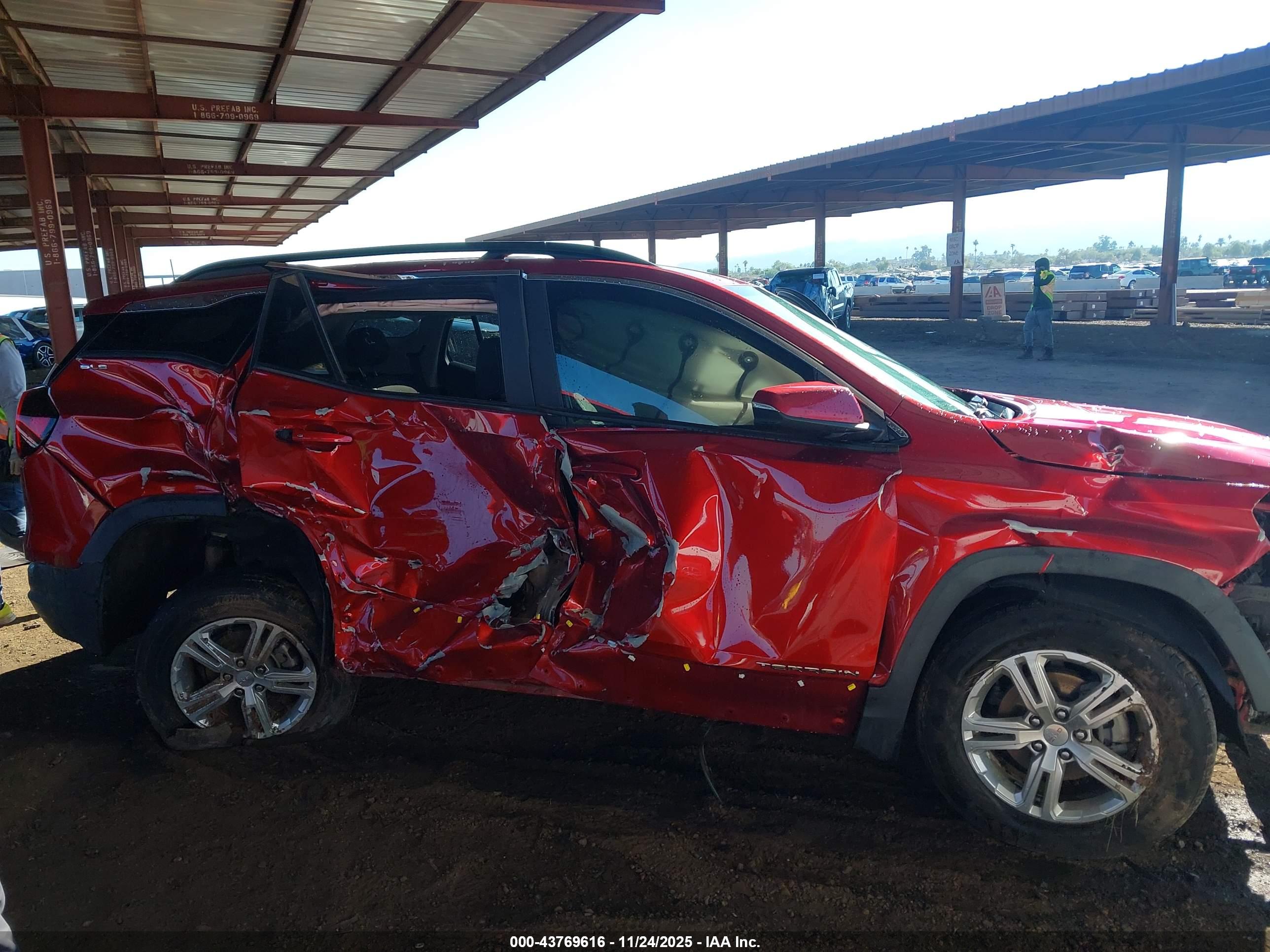 GMC TERRAIN image 6