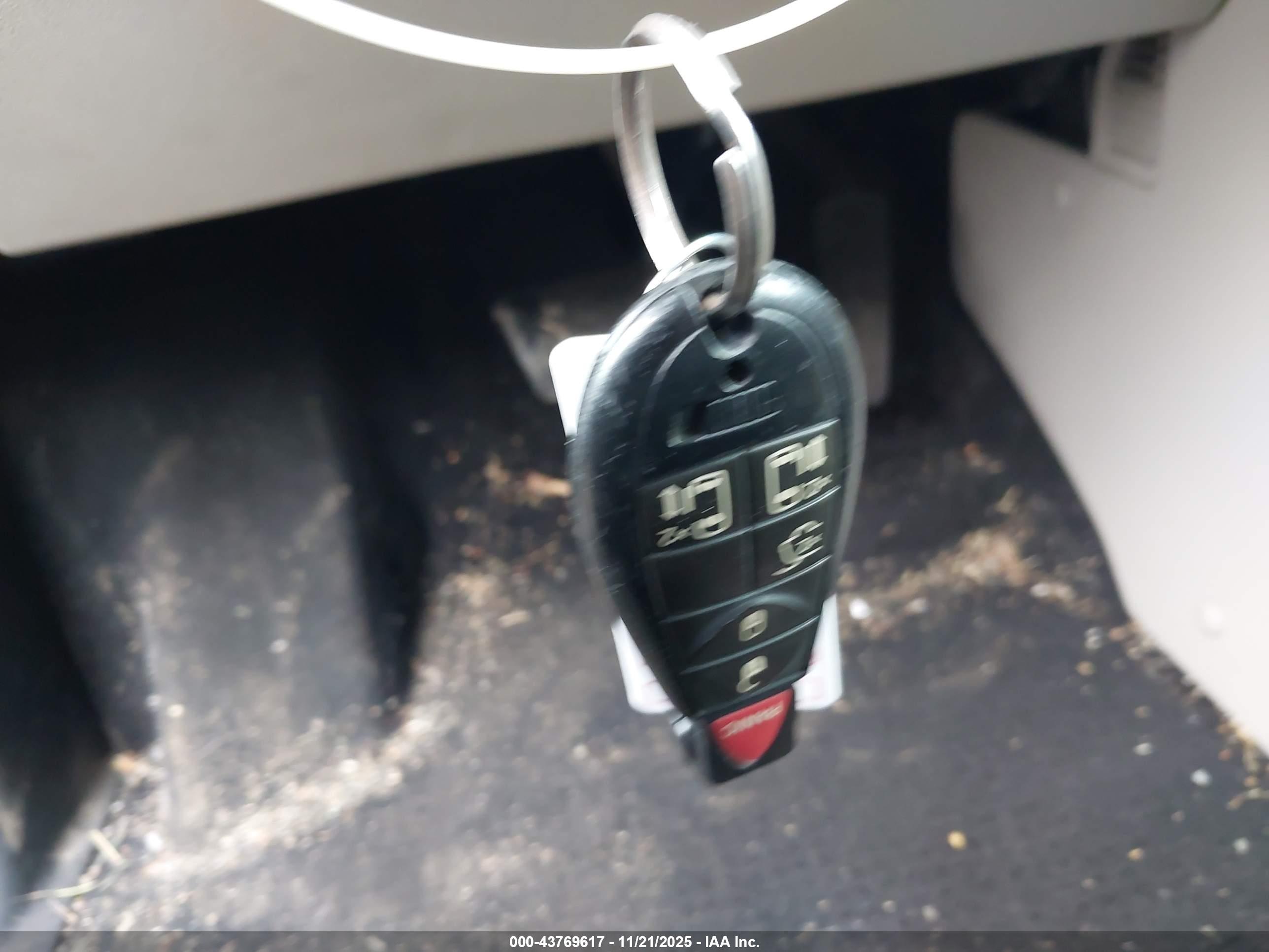 CHRYSLER TOWN image 11