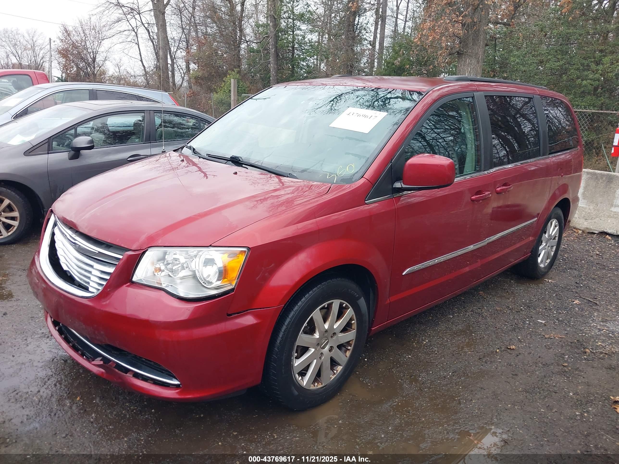 CHRYSLER TOWN image 2
