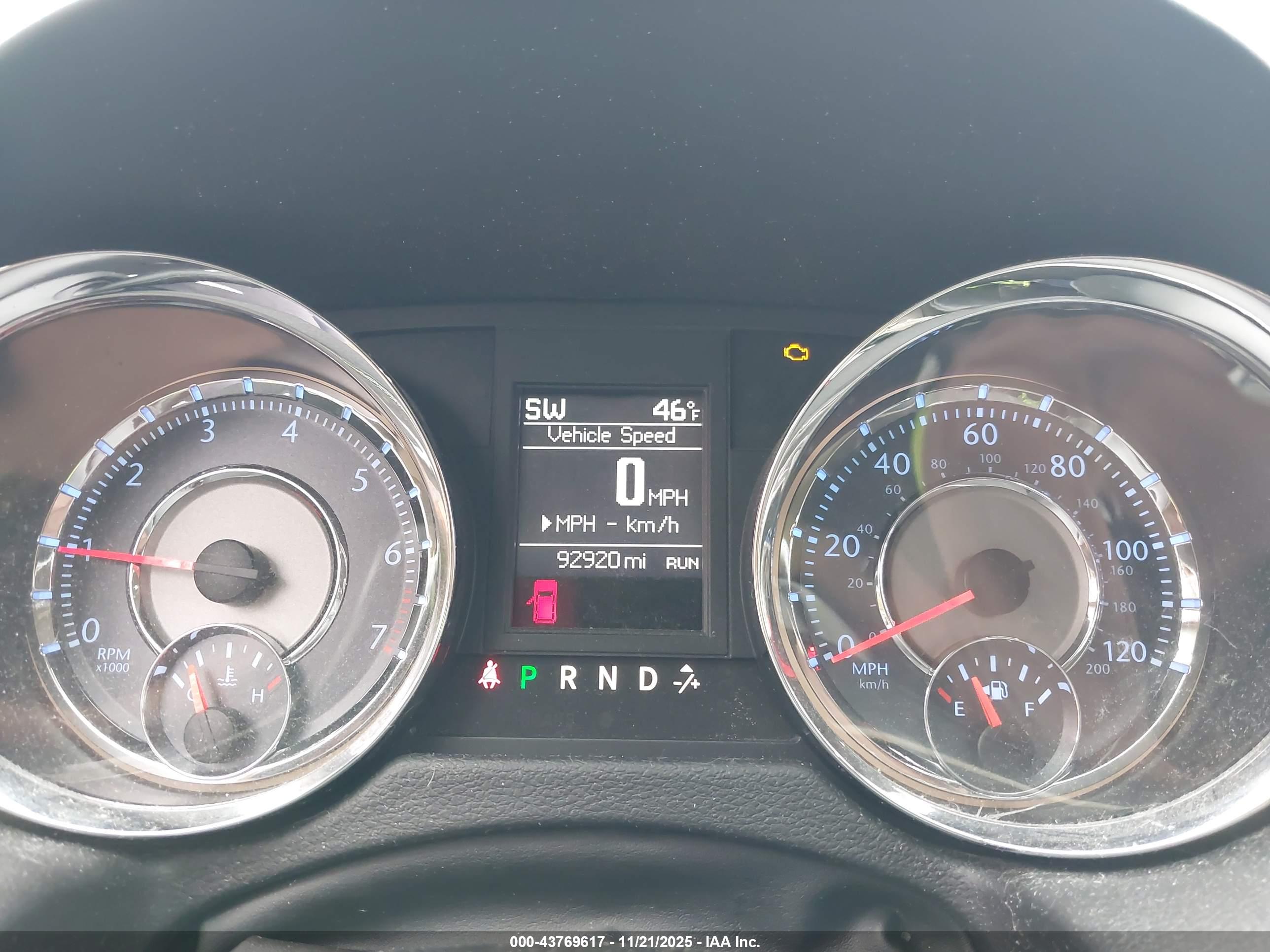 CHRYSLER TOWN image 7
