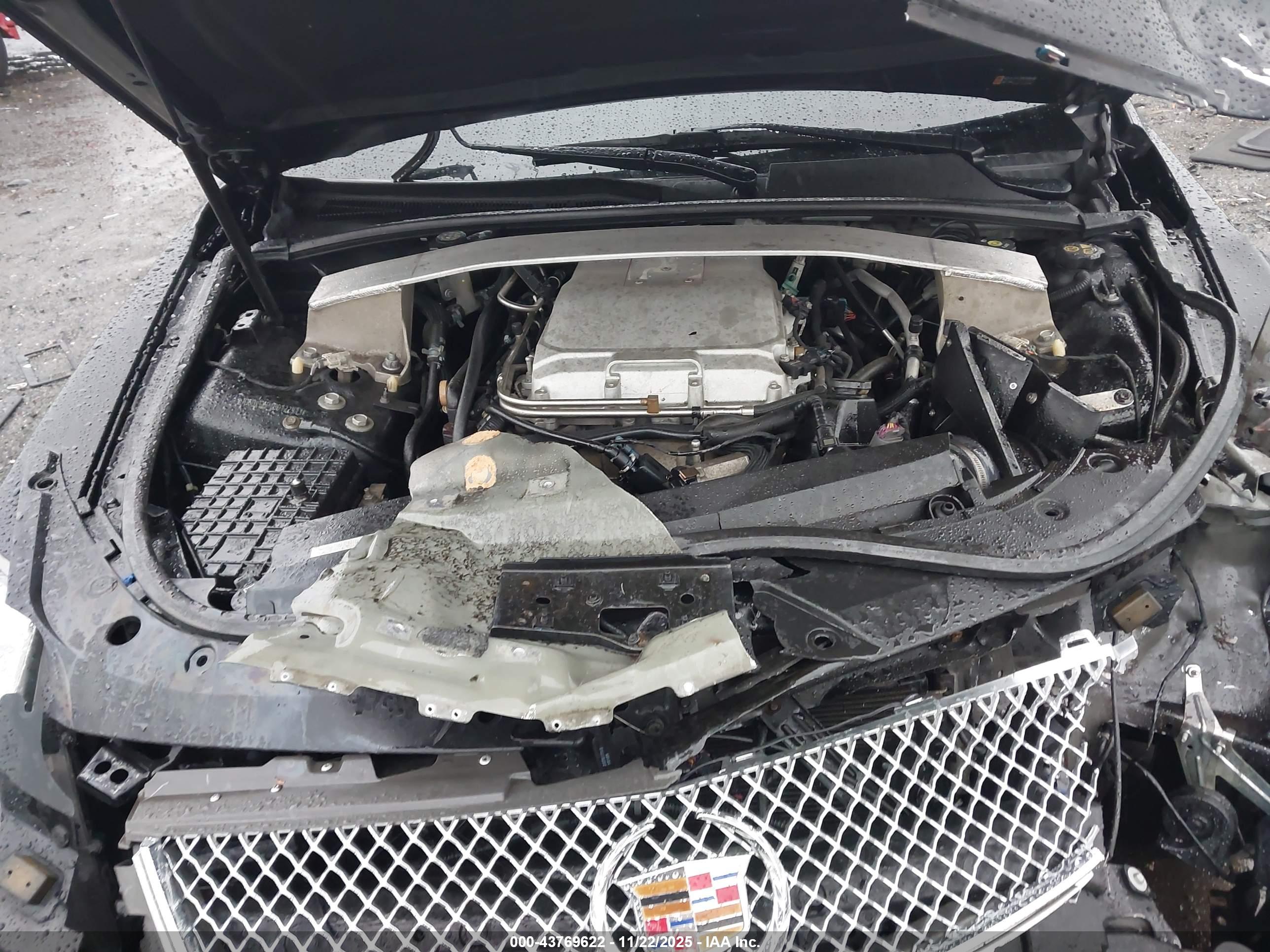 CADILLAC CTS-V image 10