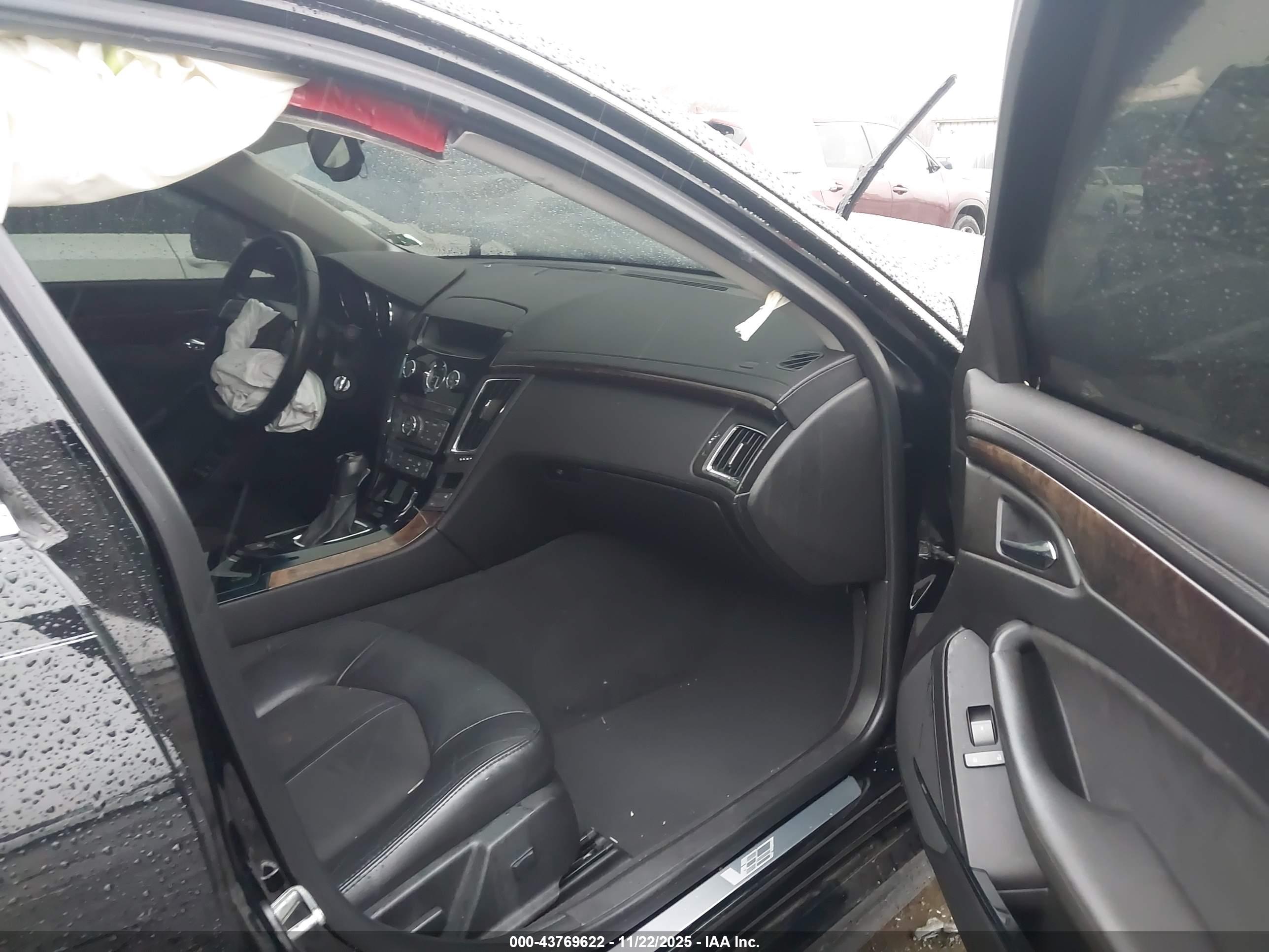 CADILLAC CTS-V image 5