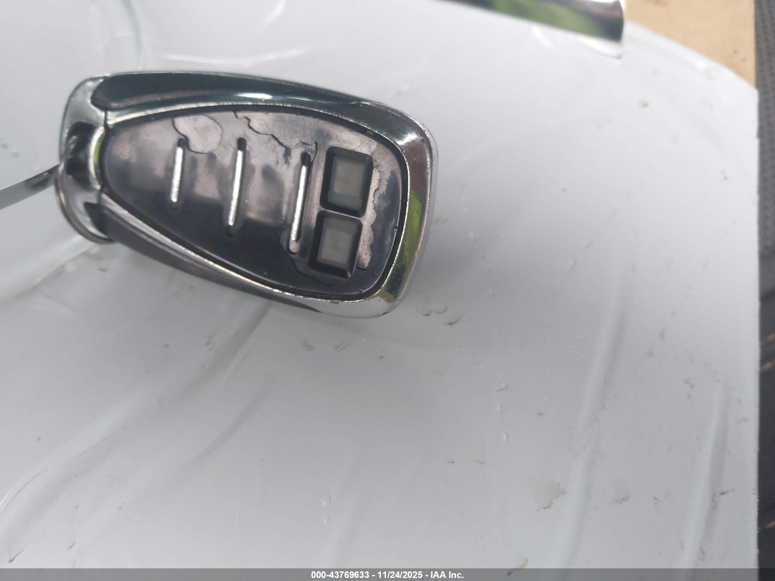 CHEVROLET TRAVERSE image 11