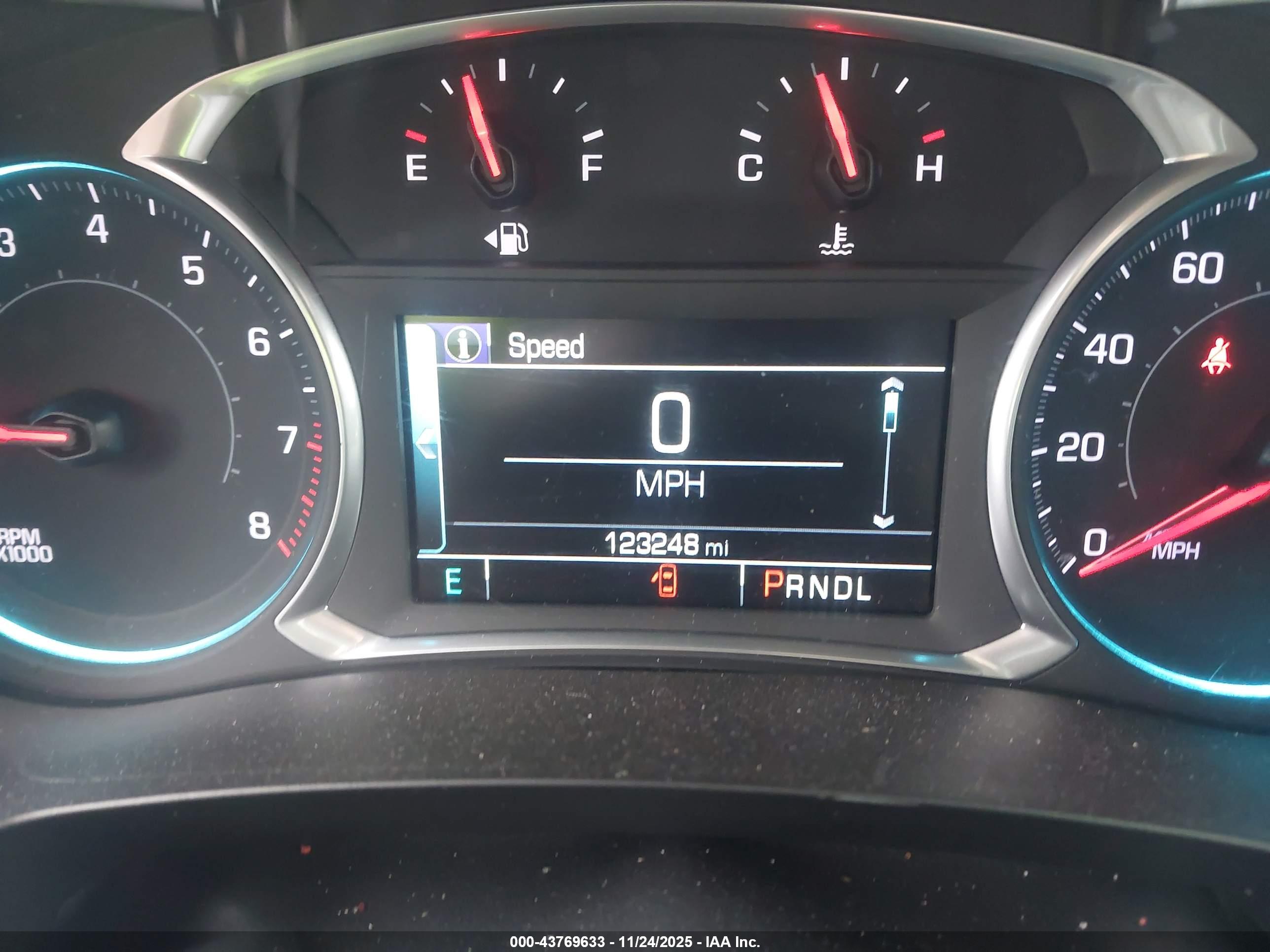 CHEVROLET TRAVERSE image 7