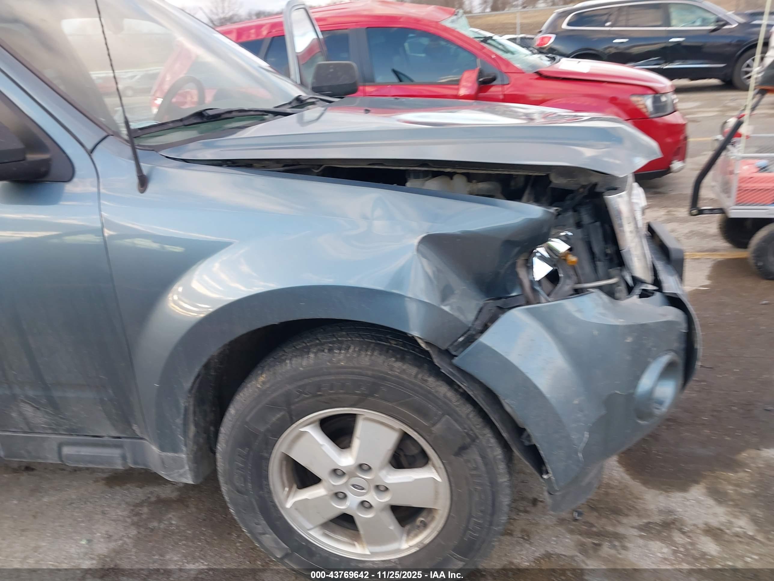 FORD ESCAPE image 6