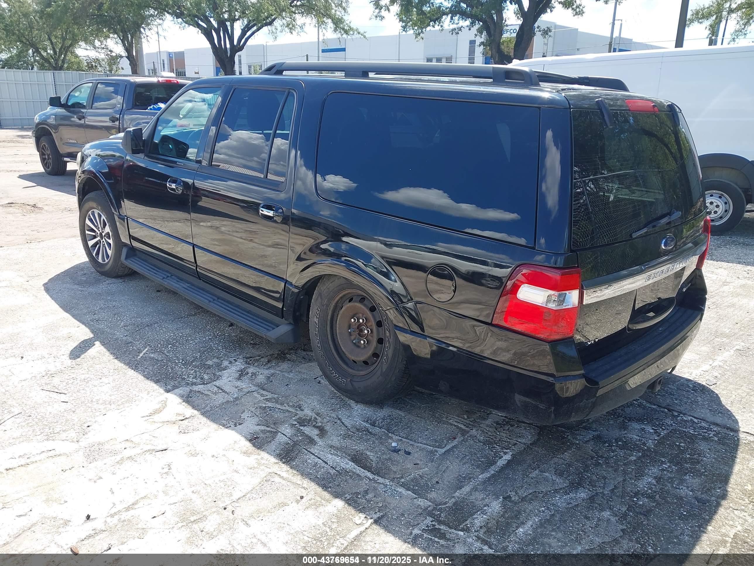 FORD EXPEDITION image 3