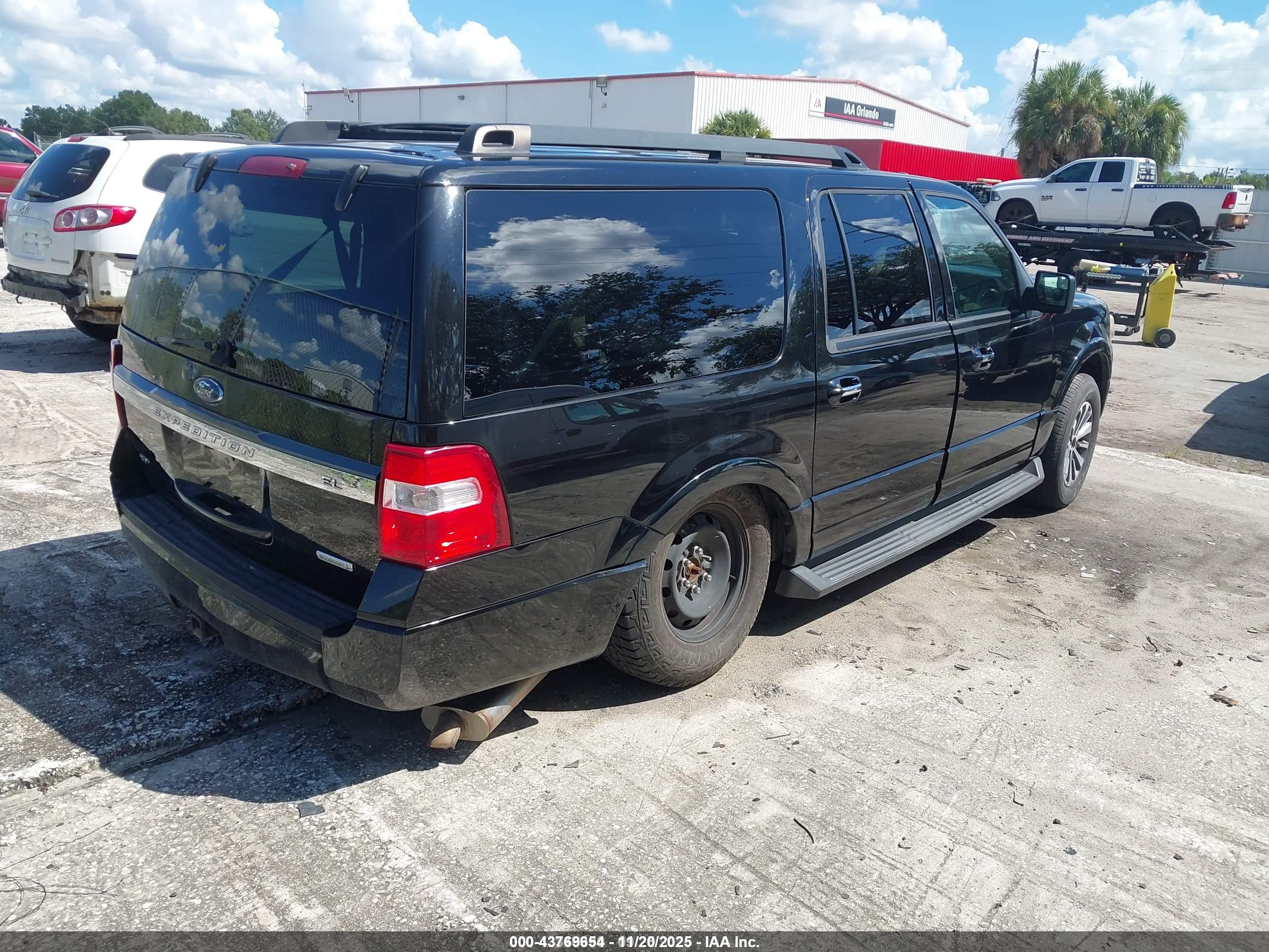 FORD EXPEDITION image 4