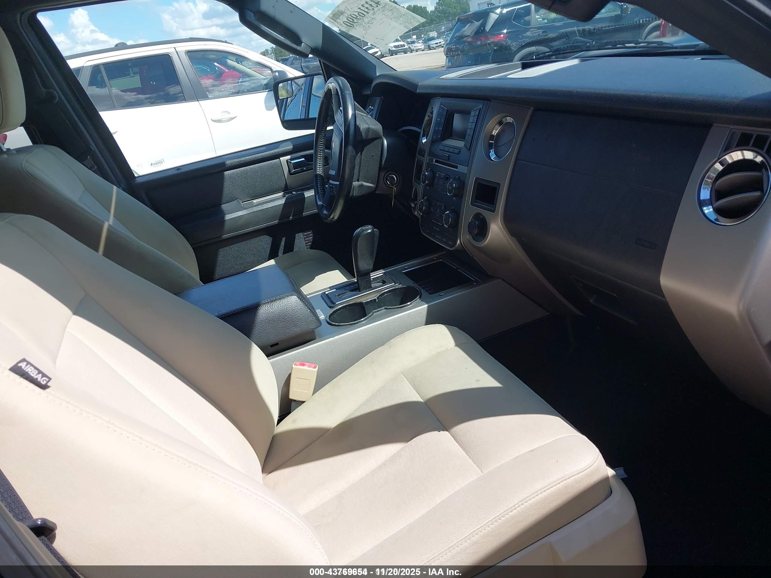 FORD EXPEDITION image 5