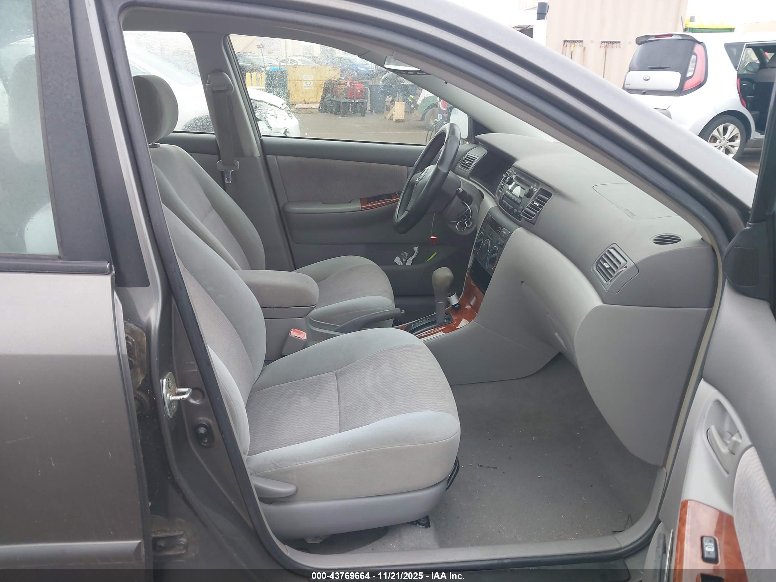TOYOTA COROLLA image 5