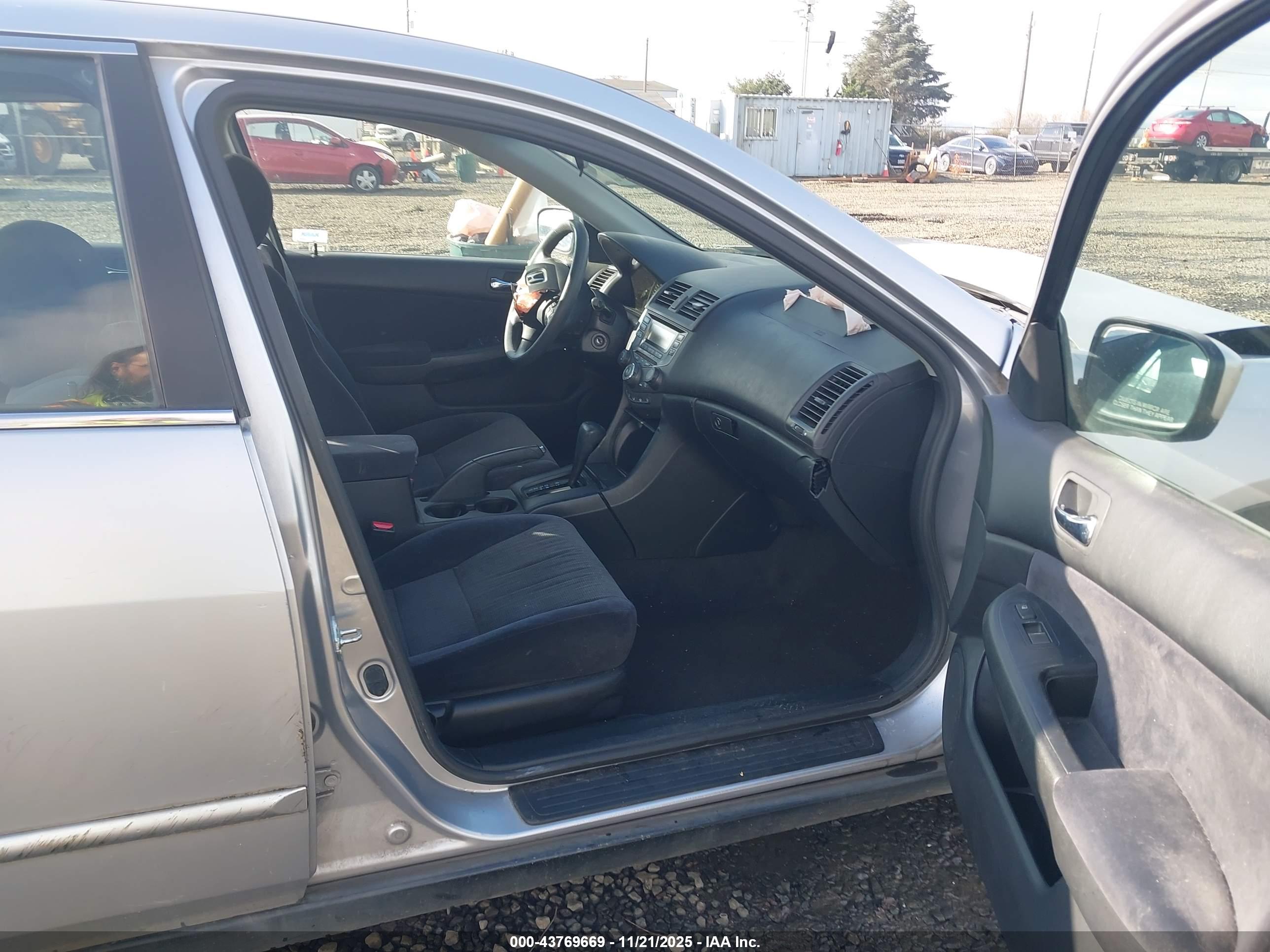 HONDA ACCORD image 5