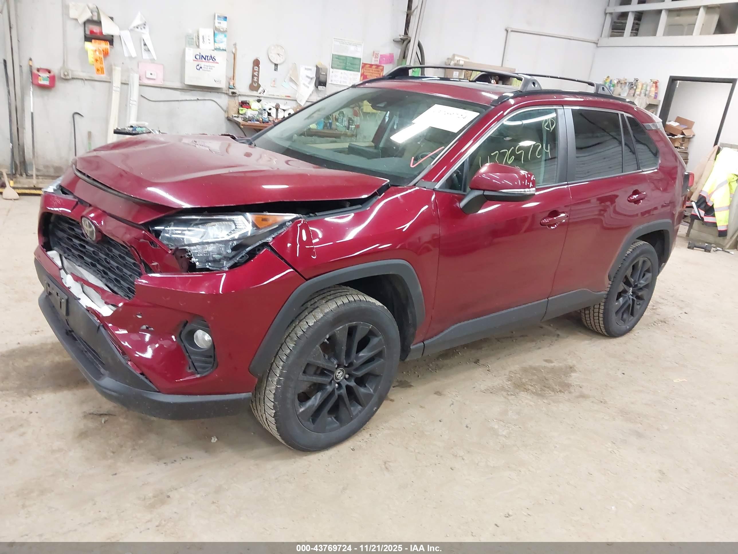 TOYOTA RAV4 image 2
