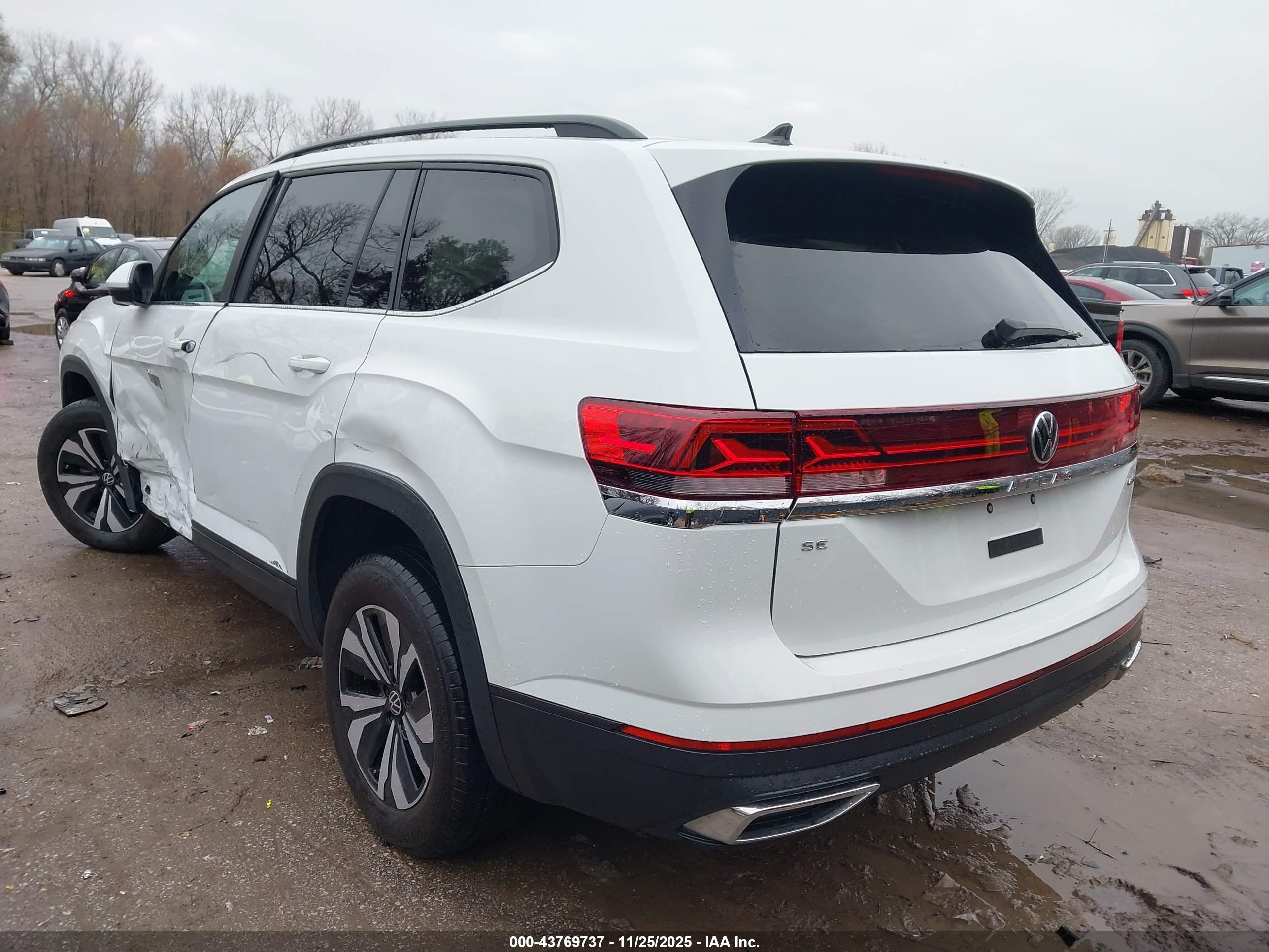 VOLKSWAGEN ATLAS image 3