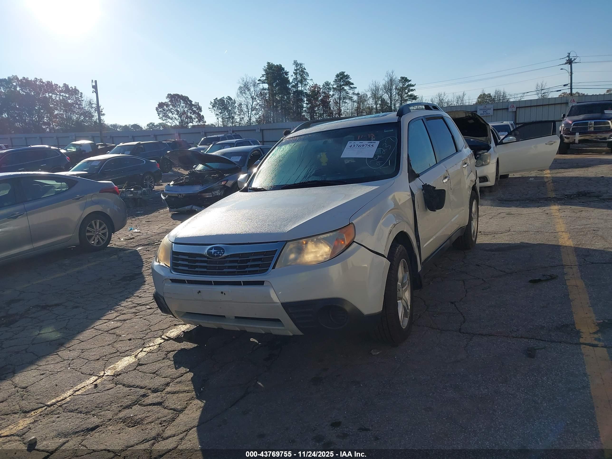 SUBARU FORESTER image 2