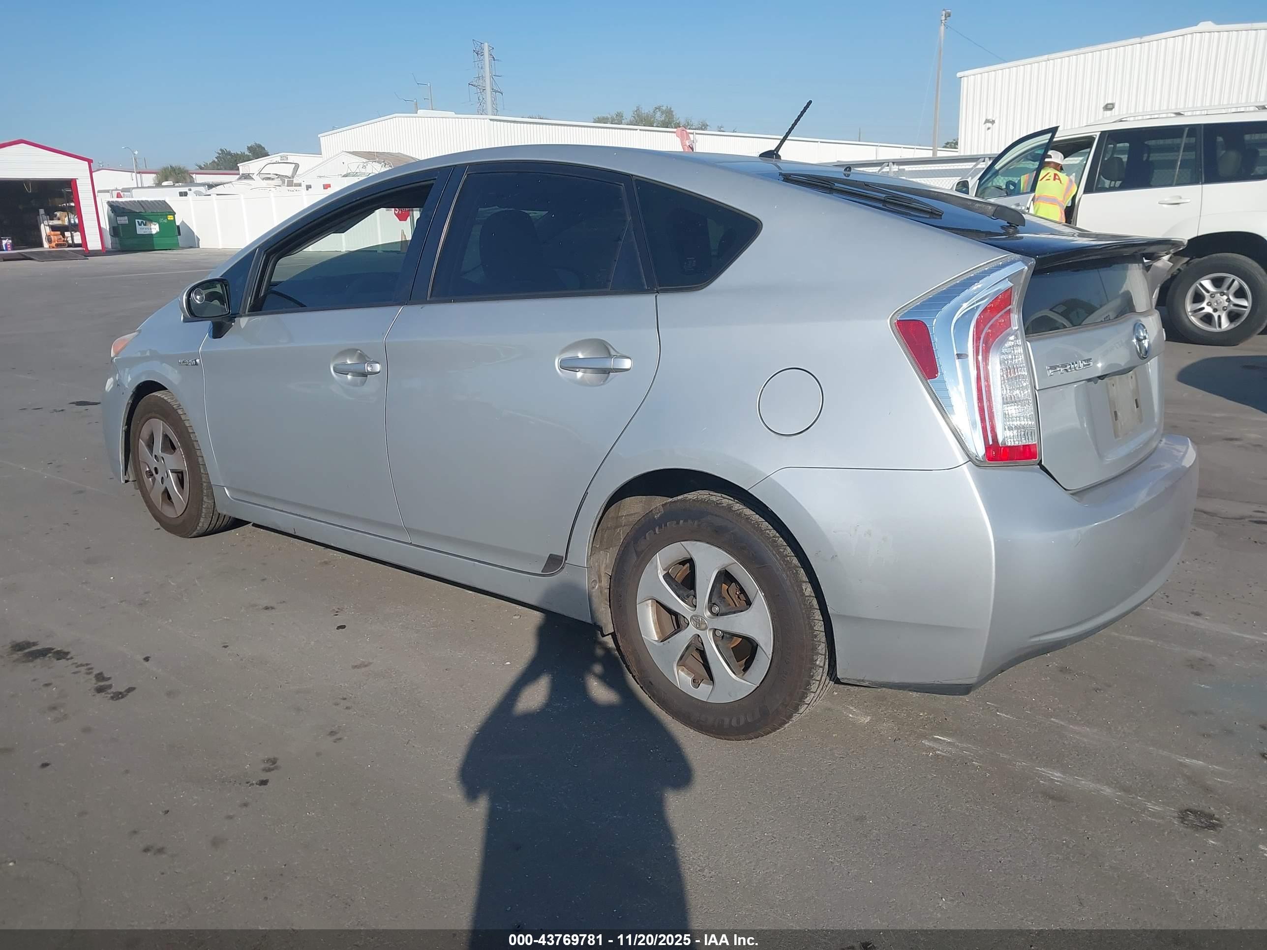 TOYOTA PRIUS image 3