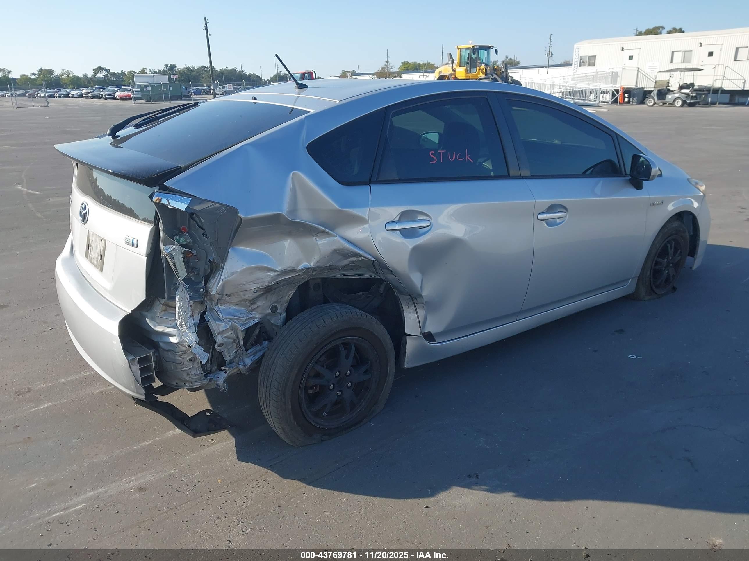 TOYOTA PRIUS image 4