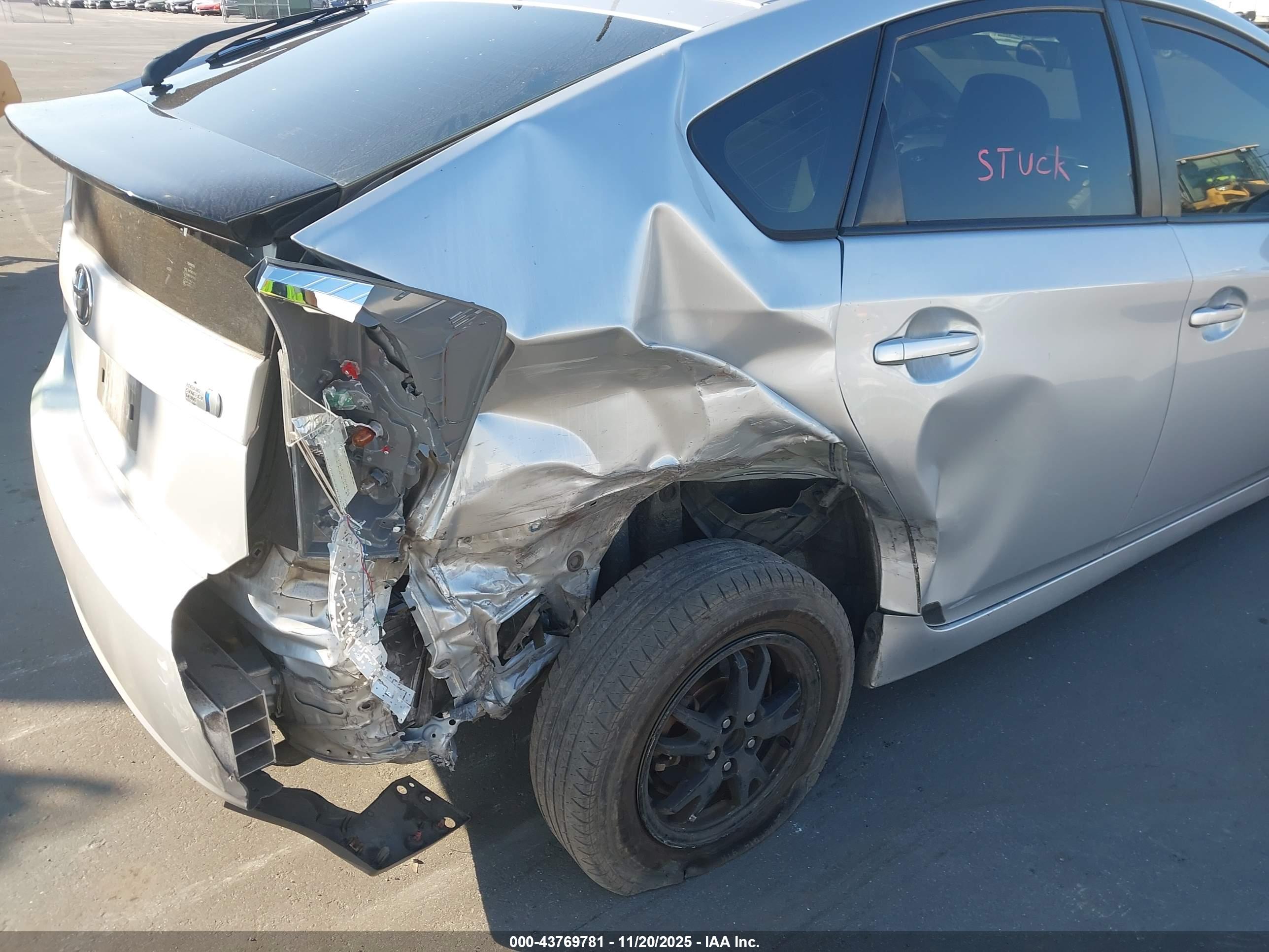 TOYOTA PRIUS image 6