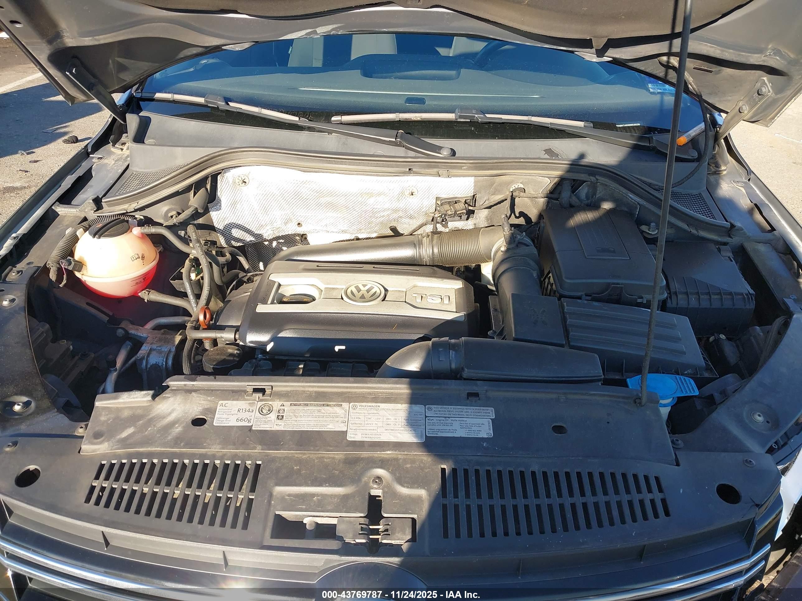 VOLKSWAGEN TIGUAN image 10