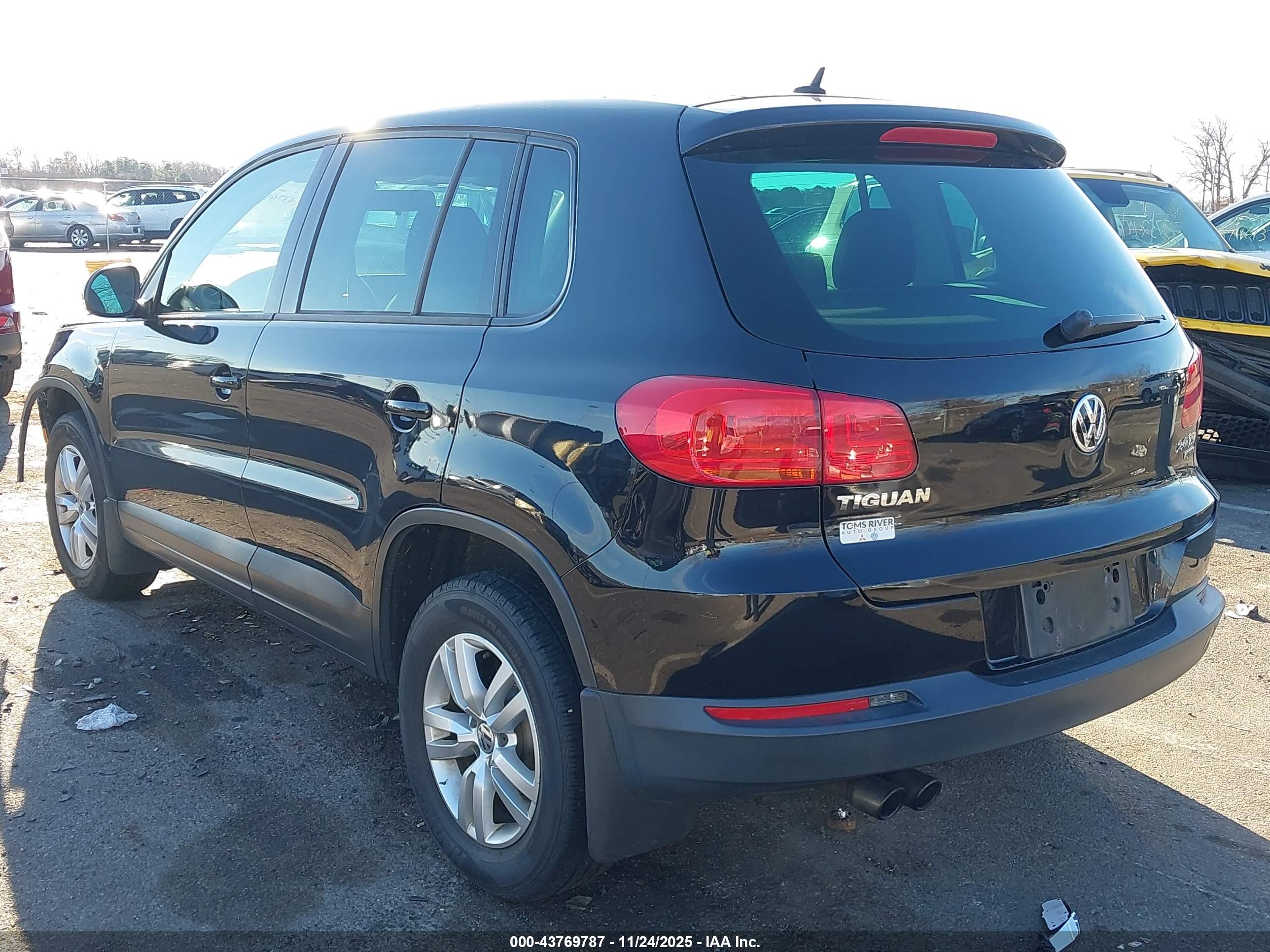 VOLKSWAGEN TIGUAN image 3